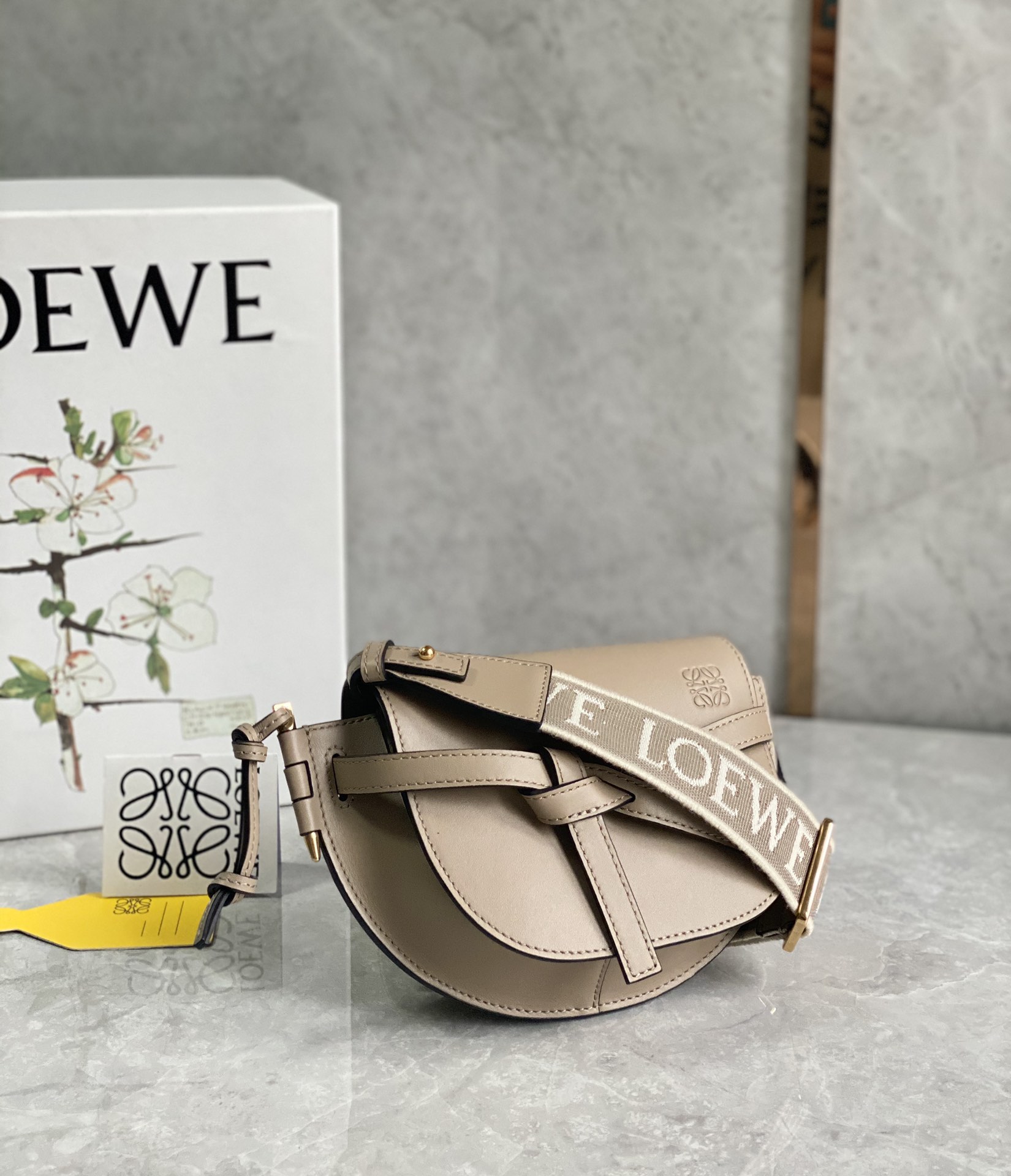 L0ew* mini puzzle gatedual bag-21*12.5*9cm