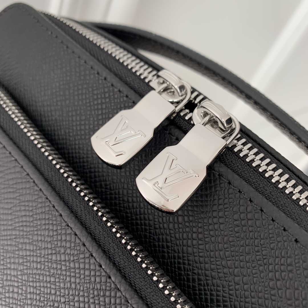 l0*is V*t0n avenue bag-22.5 x 15.5 x 7.5cm