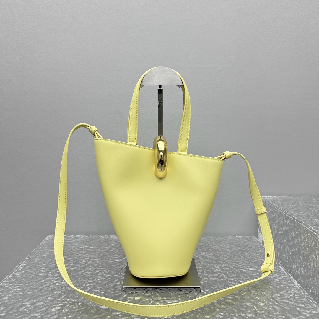 Ja*qvemvs le petit bambo bag-10*10*20cm