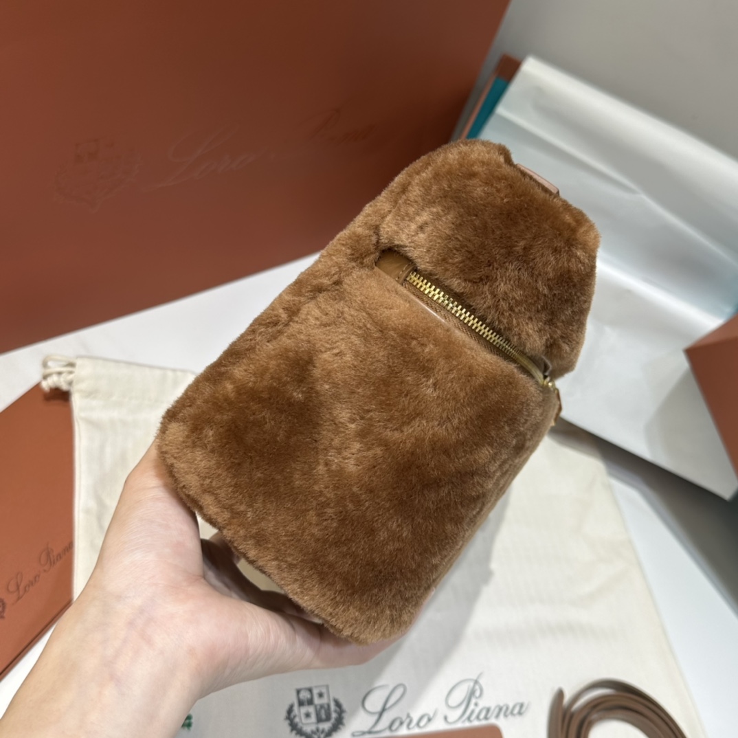L**o p*ana extra pocket l19-16*27*10cm