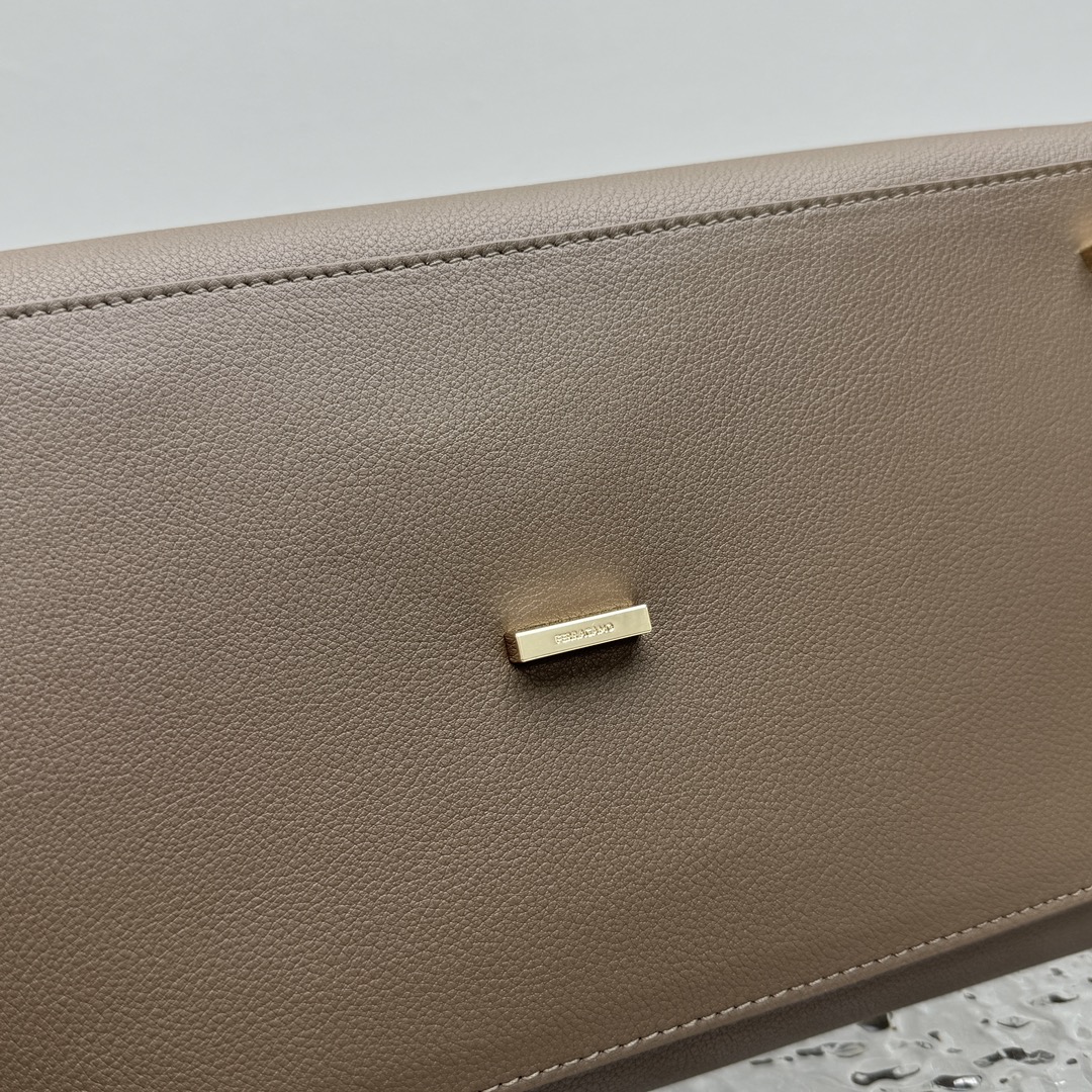 Ferragamo Top-handle Bag-32*22*14CM