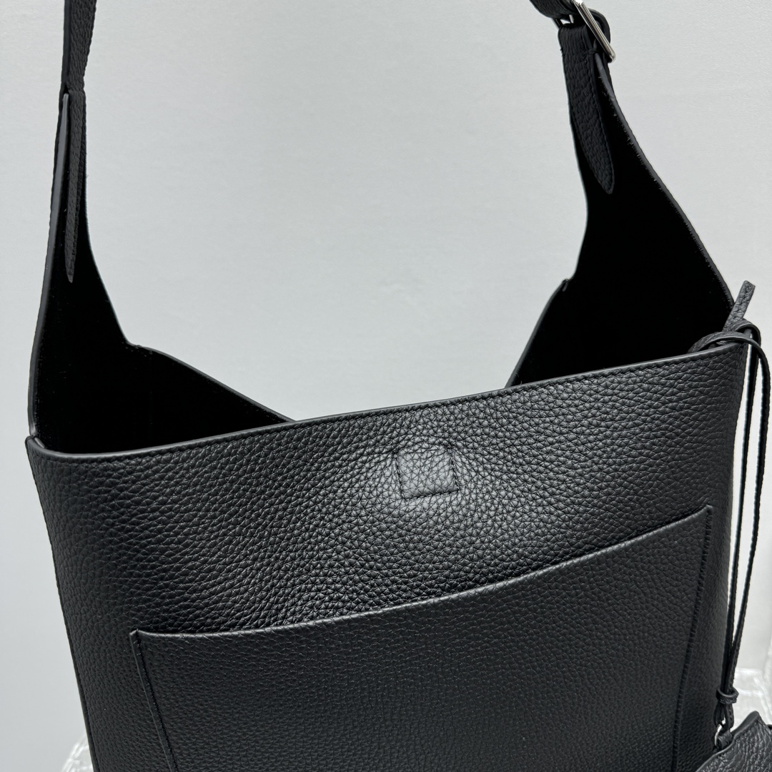 The R0w blake hobo bag-31*34*10cm