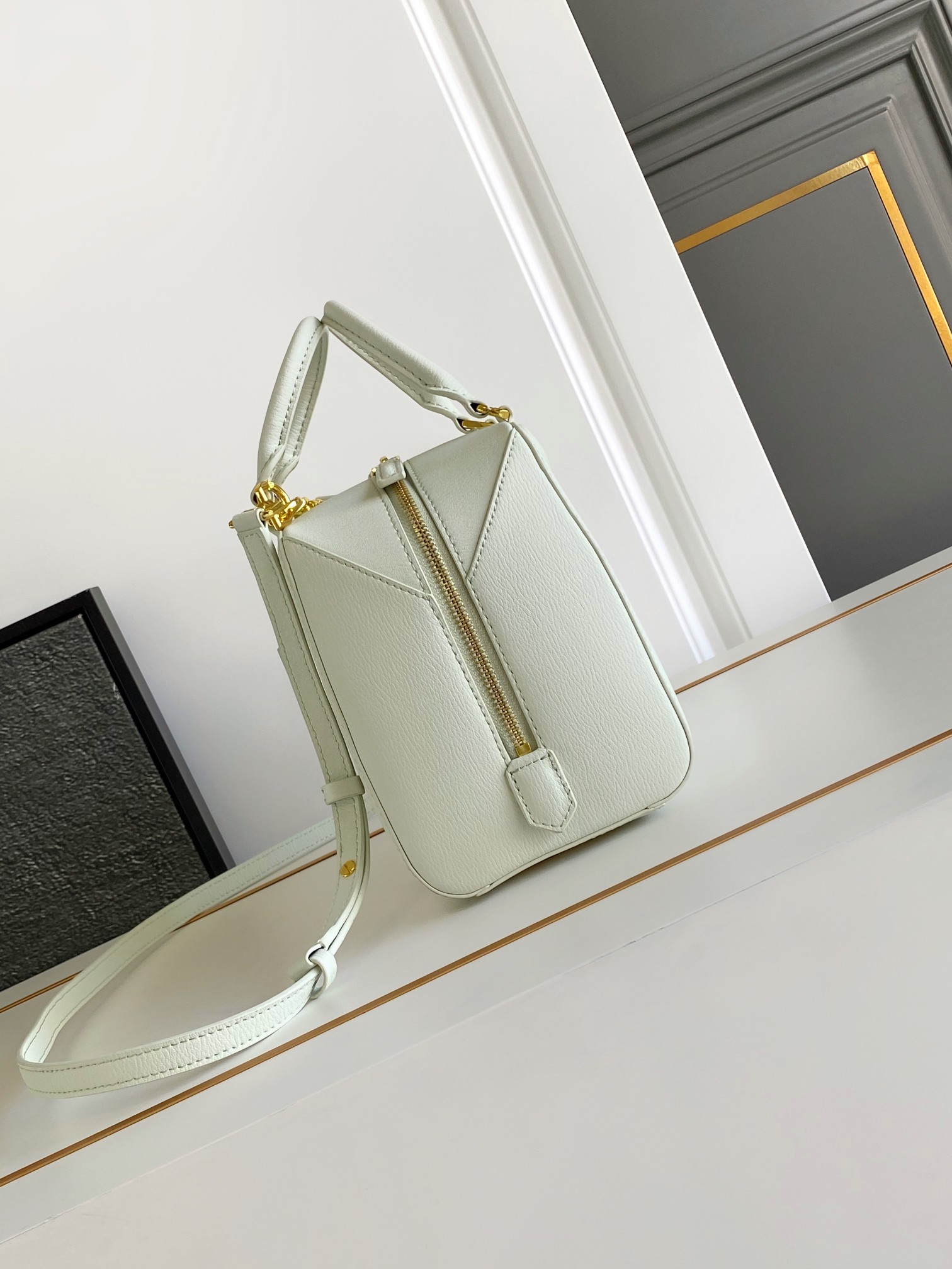G1uenchy anyigona cube tote-13*19*22cm