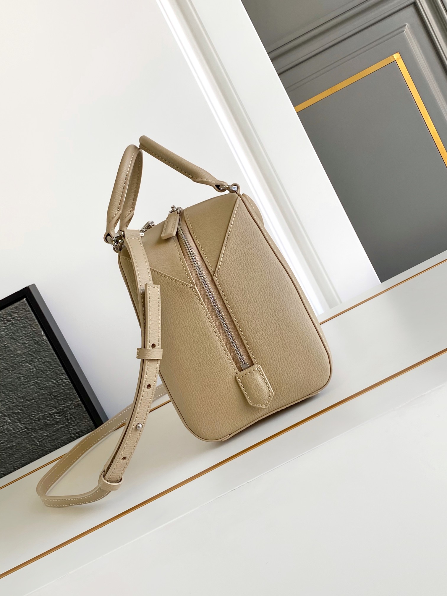 G1uenchy anyigona cube tote-13*19*22cm