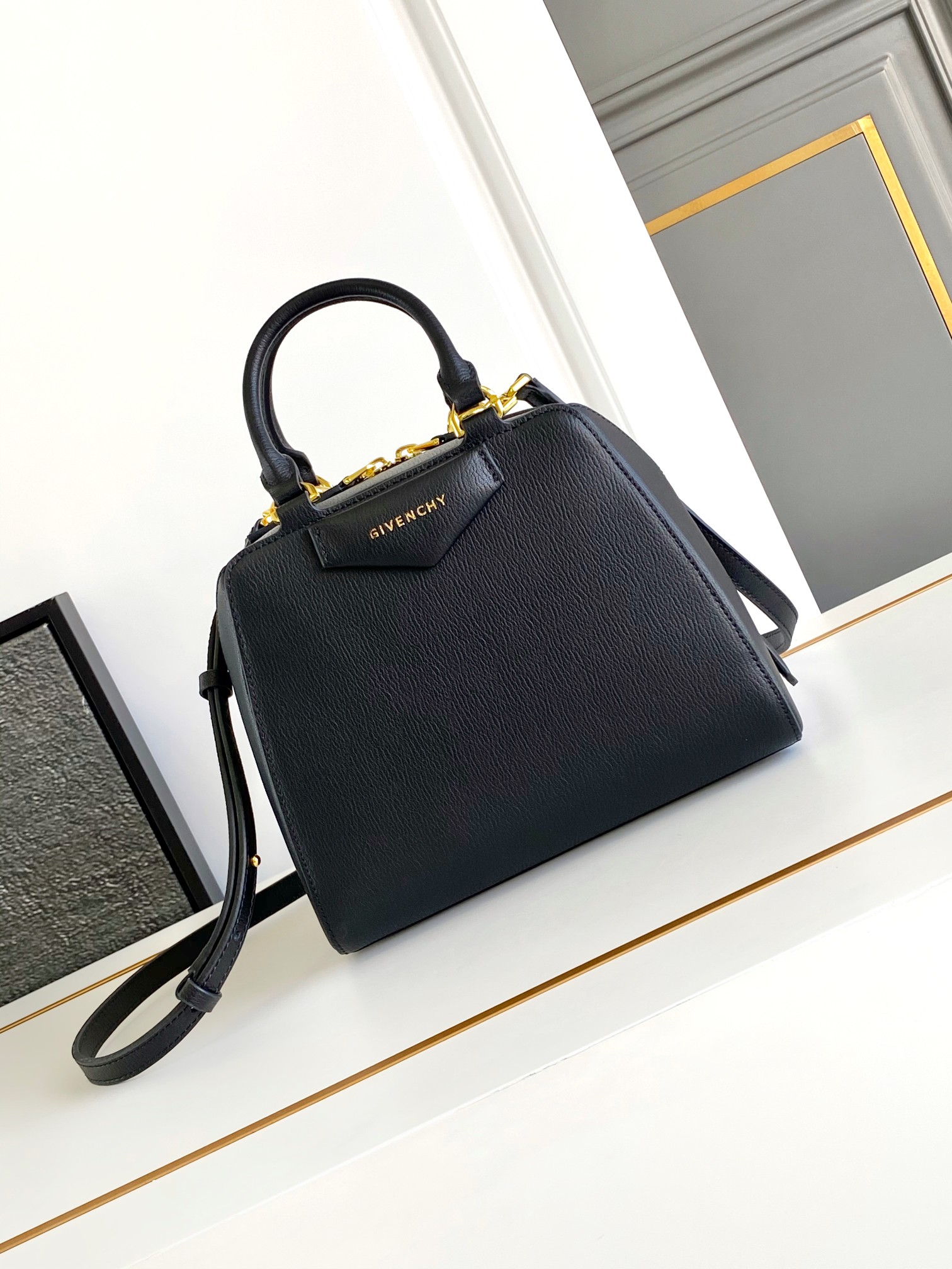 G1uenchy anyigona cube tote-13*19*22cm