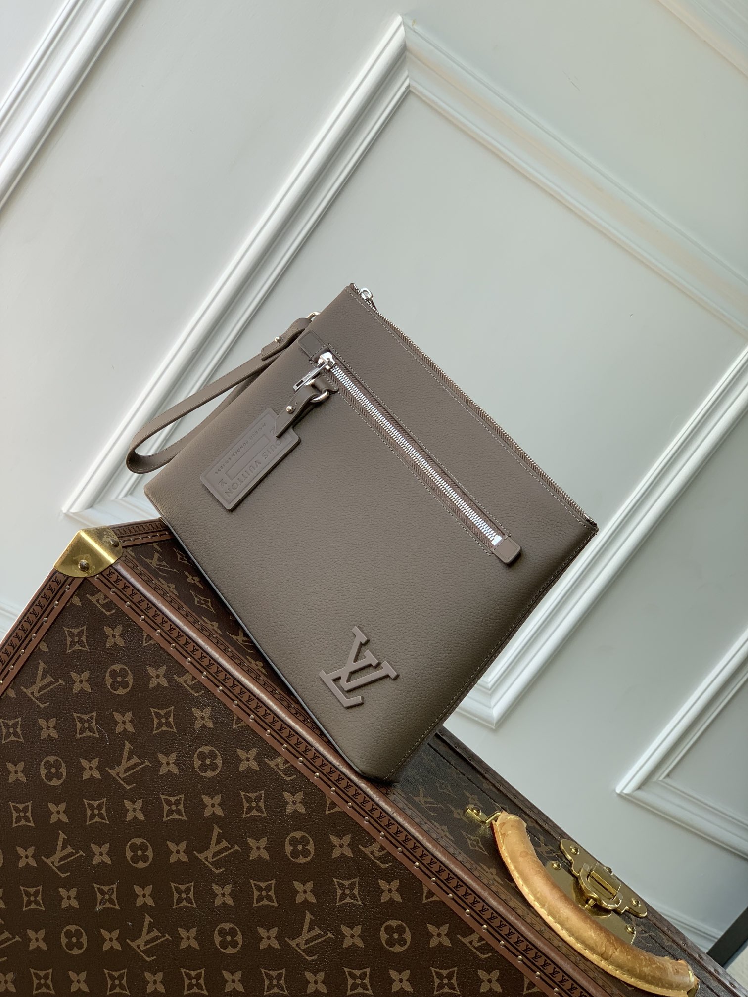 l0*is V*t0n takeoff pouch-m11485-30 x 22 x 5cm