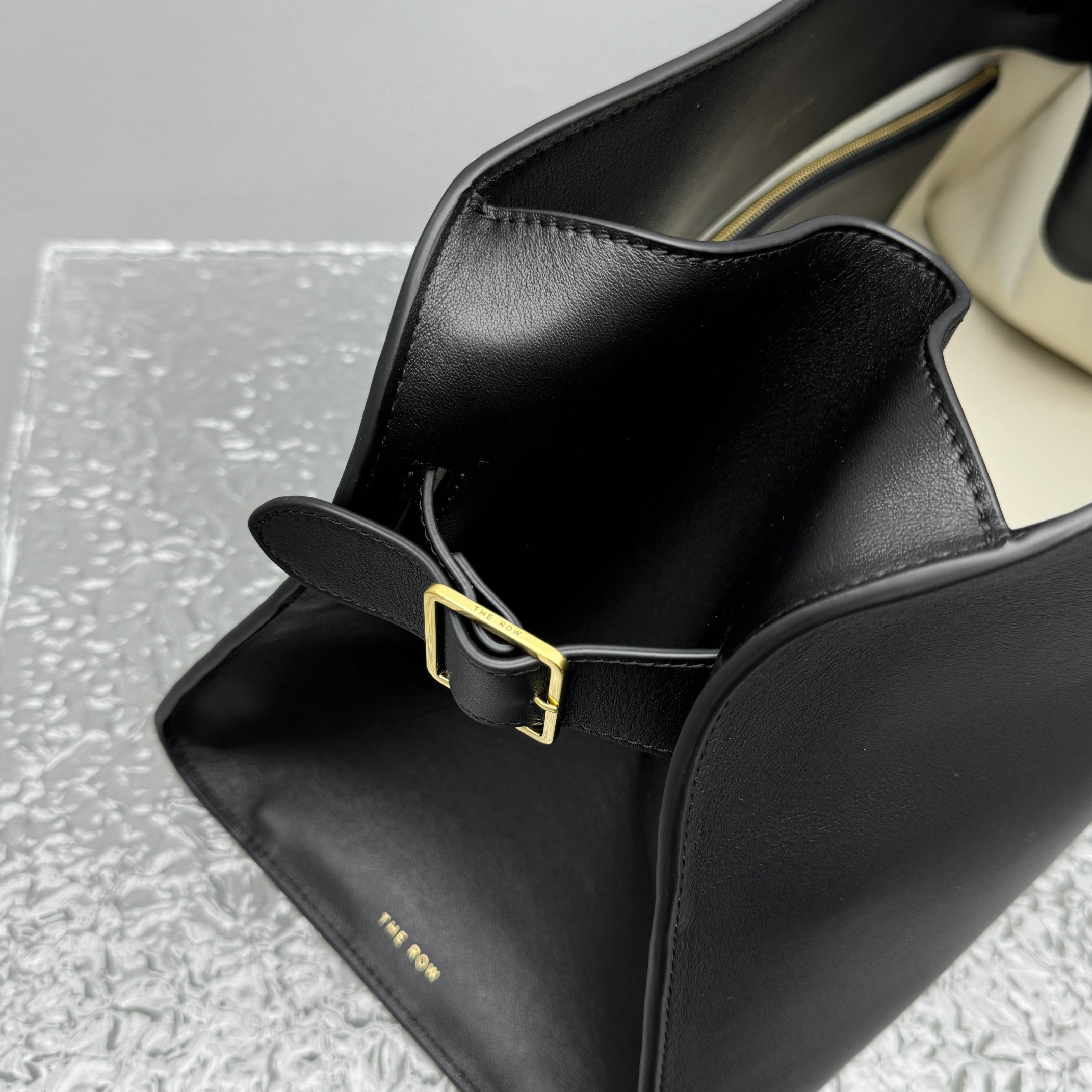T*e R0w margaux eq clutch-43*20*24cm