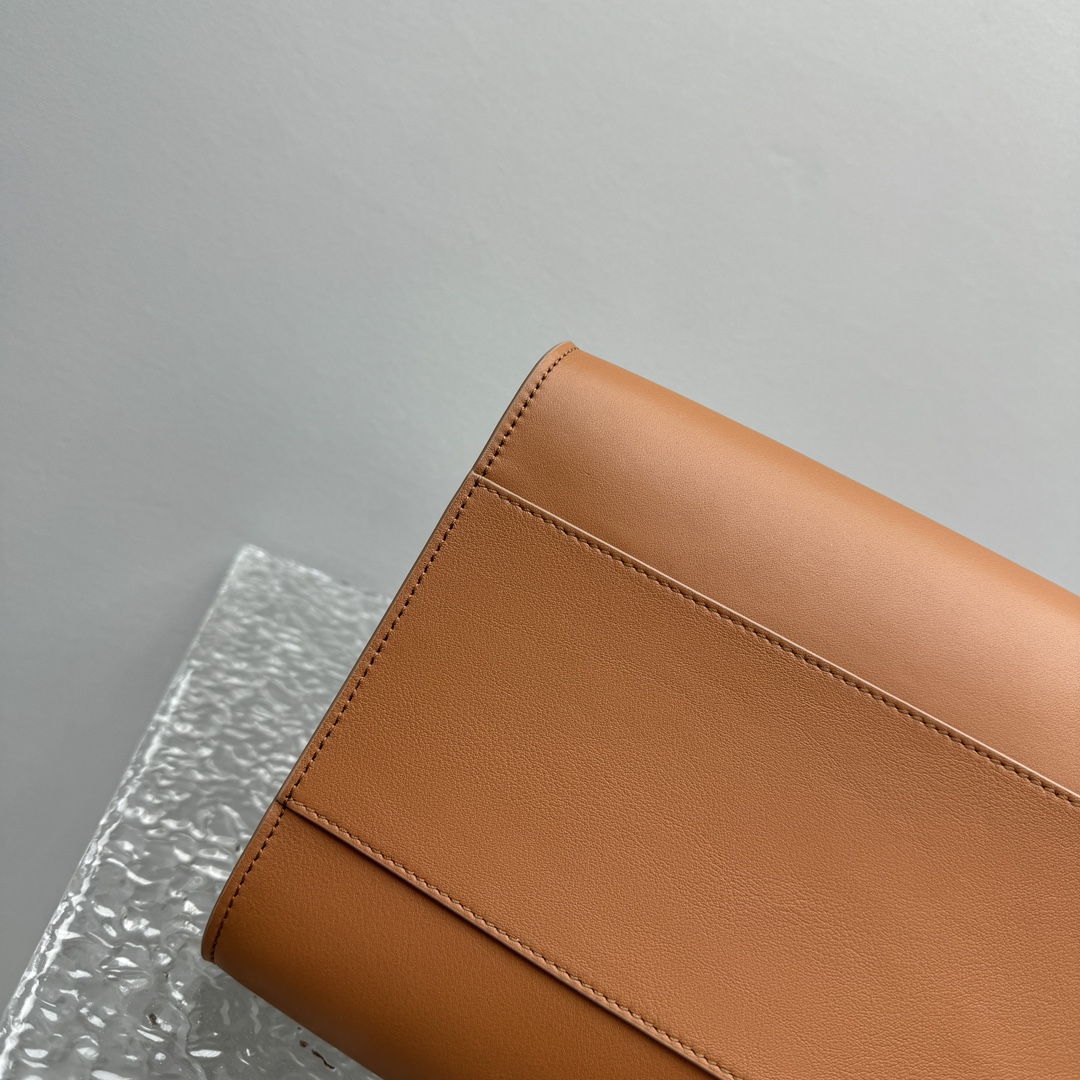T*e R0w margaux eq clutch-43*20*24cm