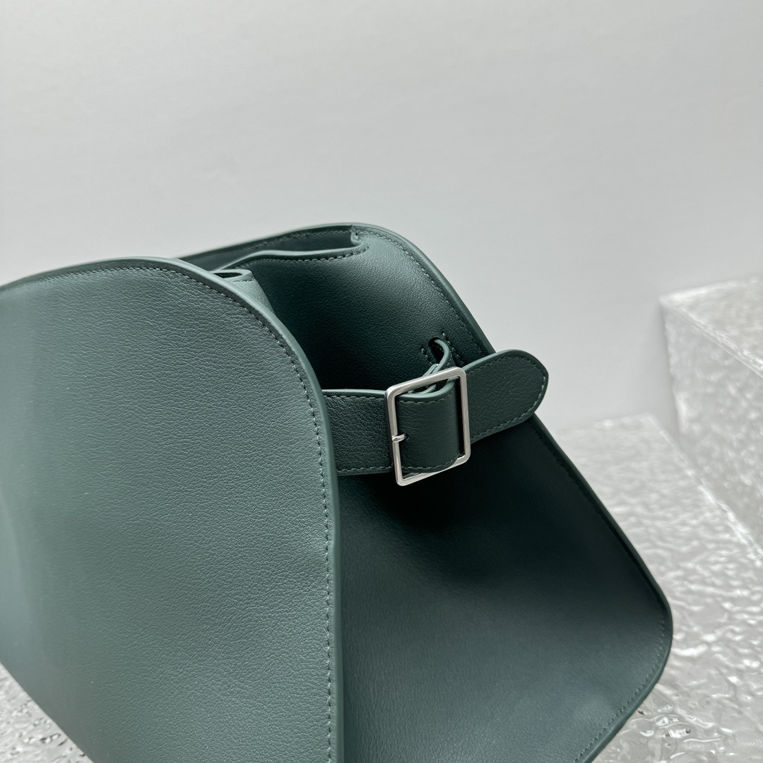 T*e R0w margaux eq clutch-43*20*24cm
