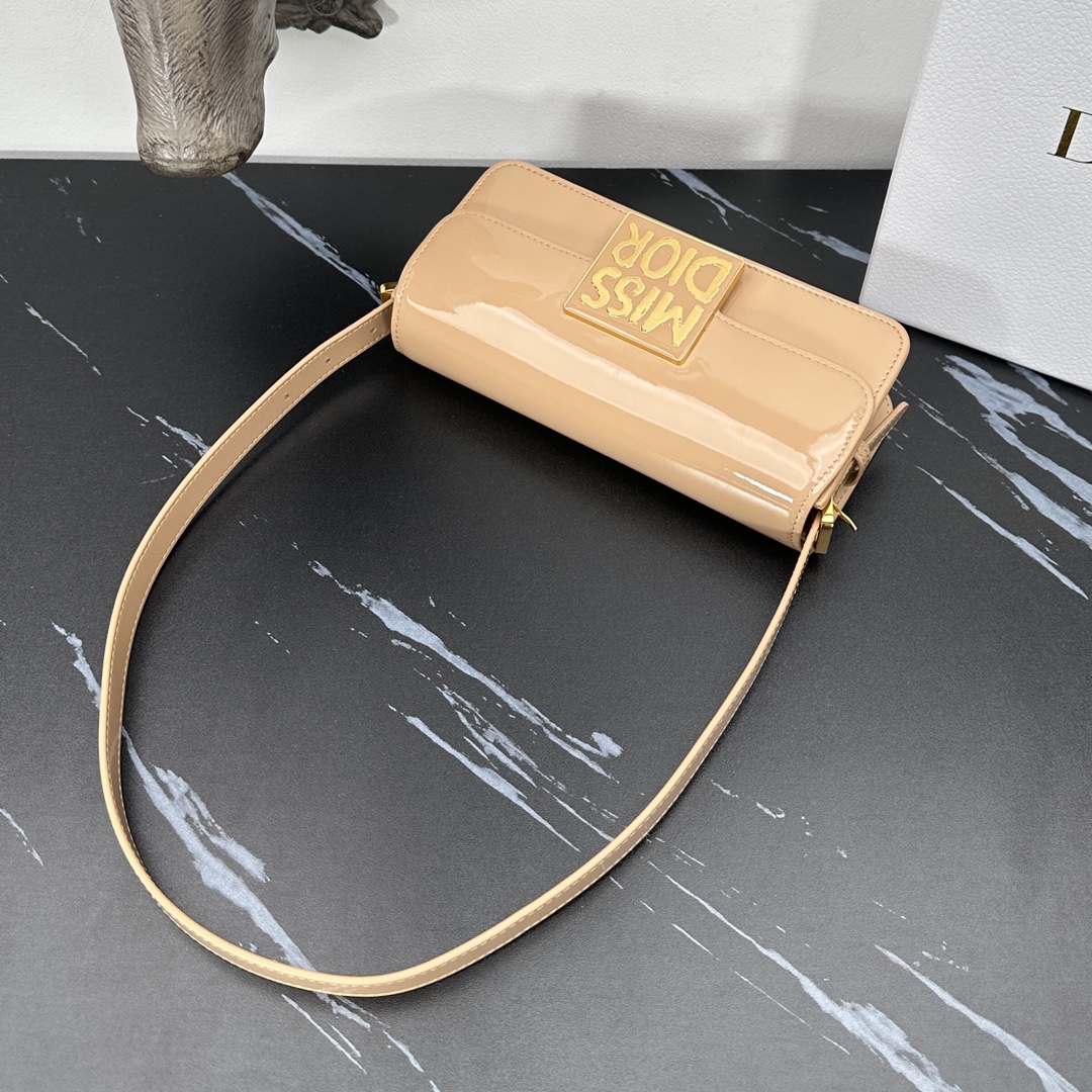 D*or miss D*or allover bag-22*11*6cm