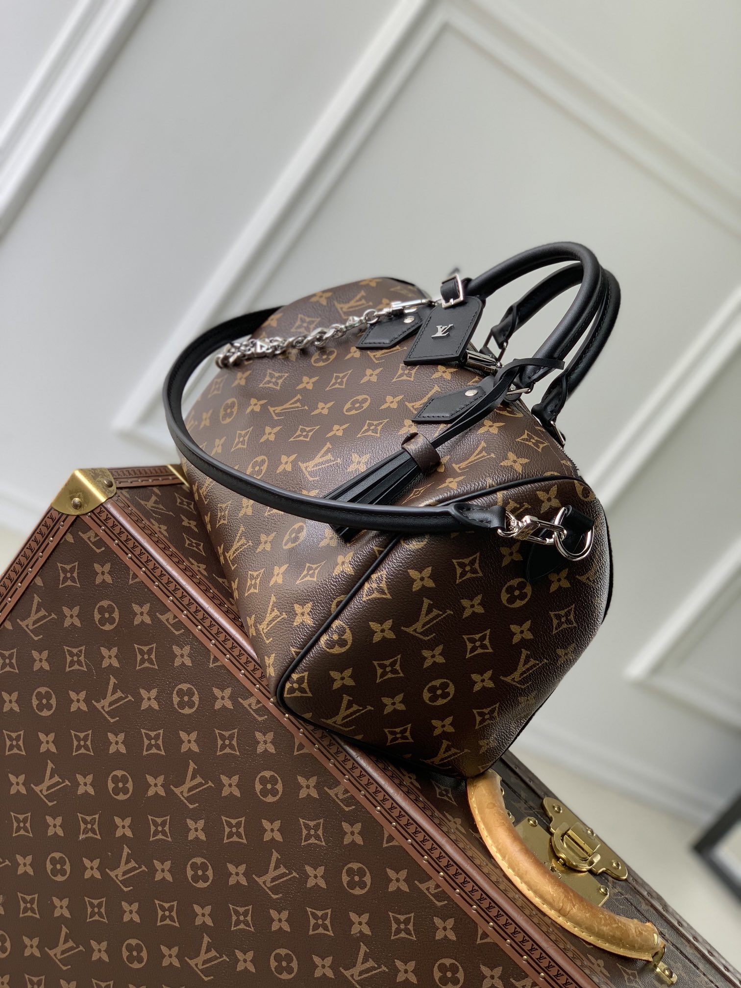 l0vis Vvtt0n speedy soft 30 dark bag -21 x 17 x 30cm