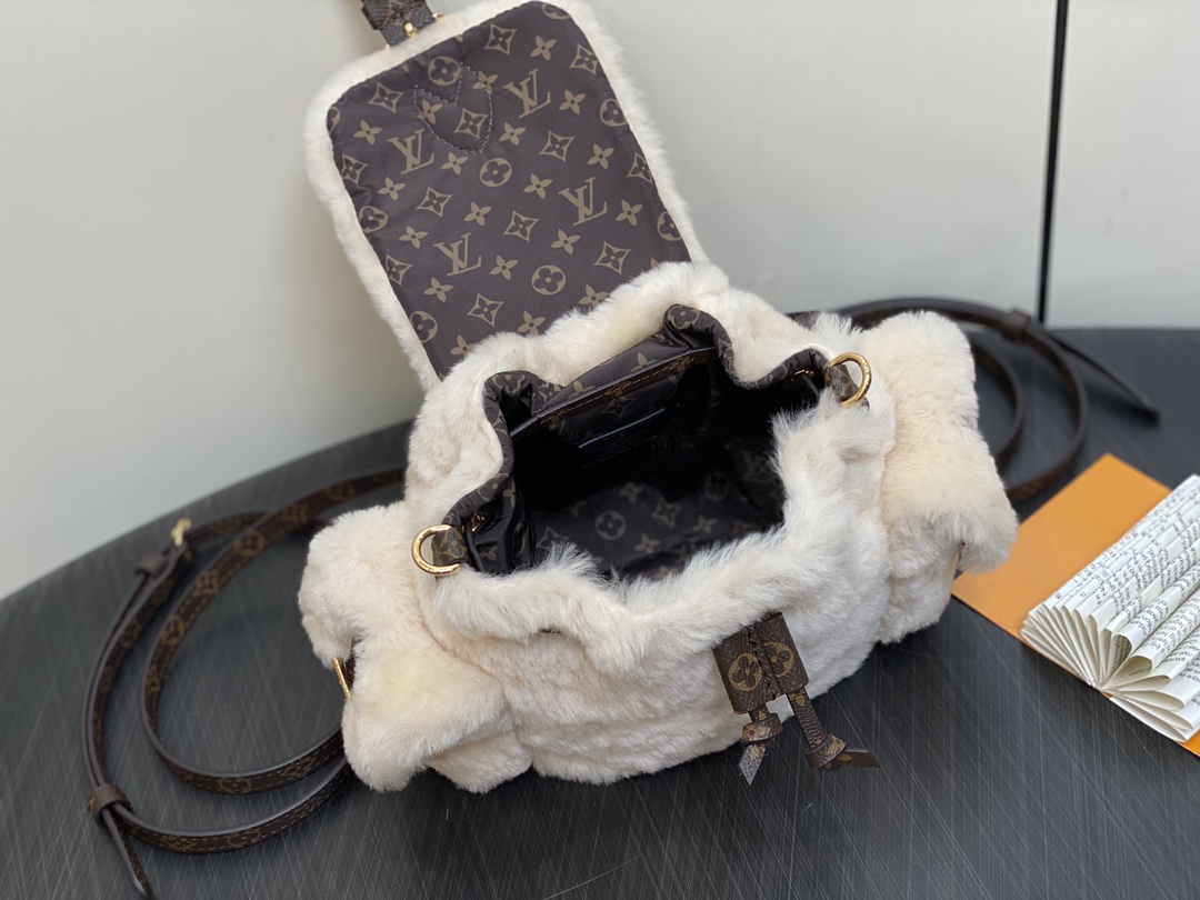 l0vis Vvtt0n ski nano teddy backpack m11919-16.5 x 13 x 25cm
