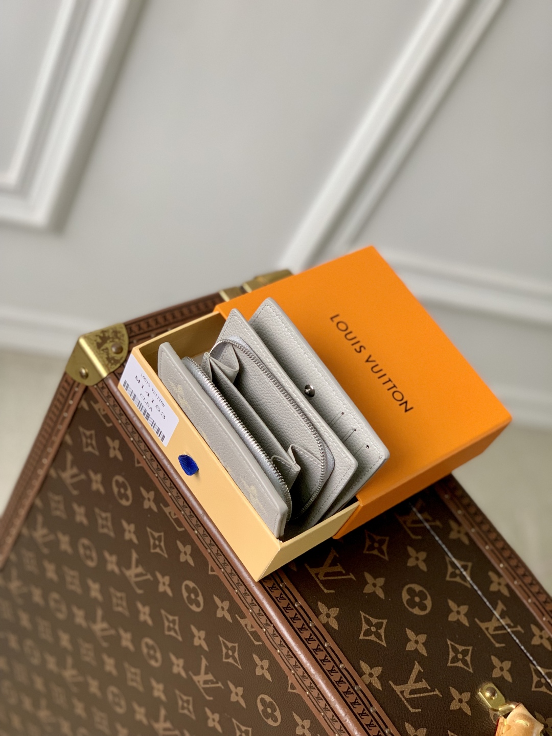 LV Milkieway Wallet-11 x 8.5 x 3.5CM