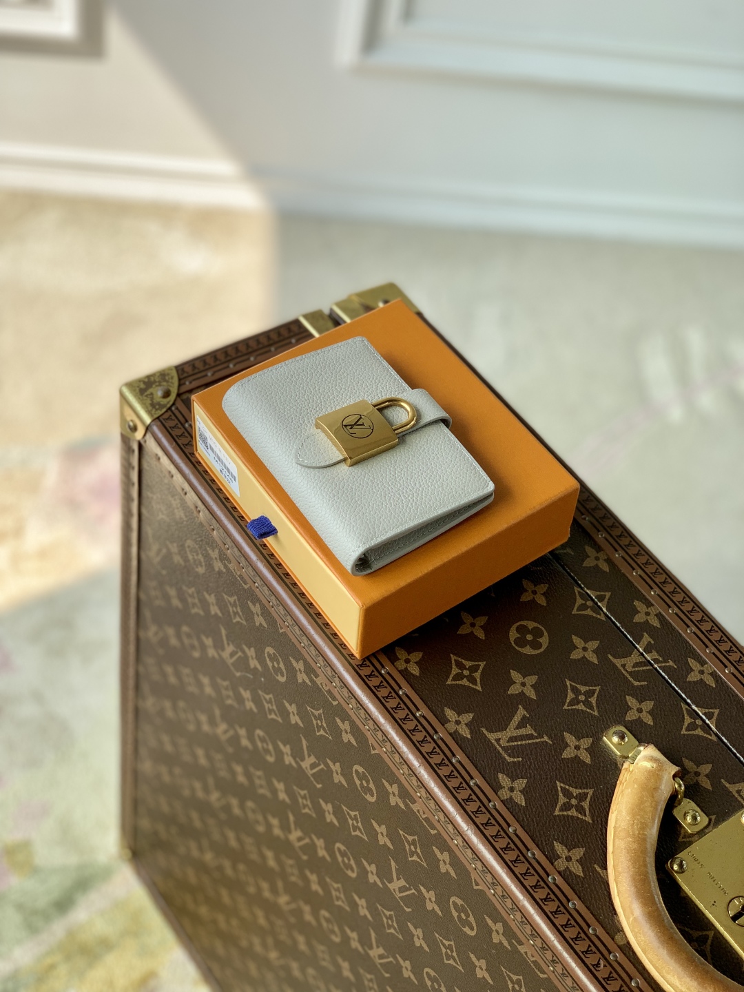 LV Wallet-M12148-11 x 8.5 x 2CM
