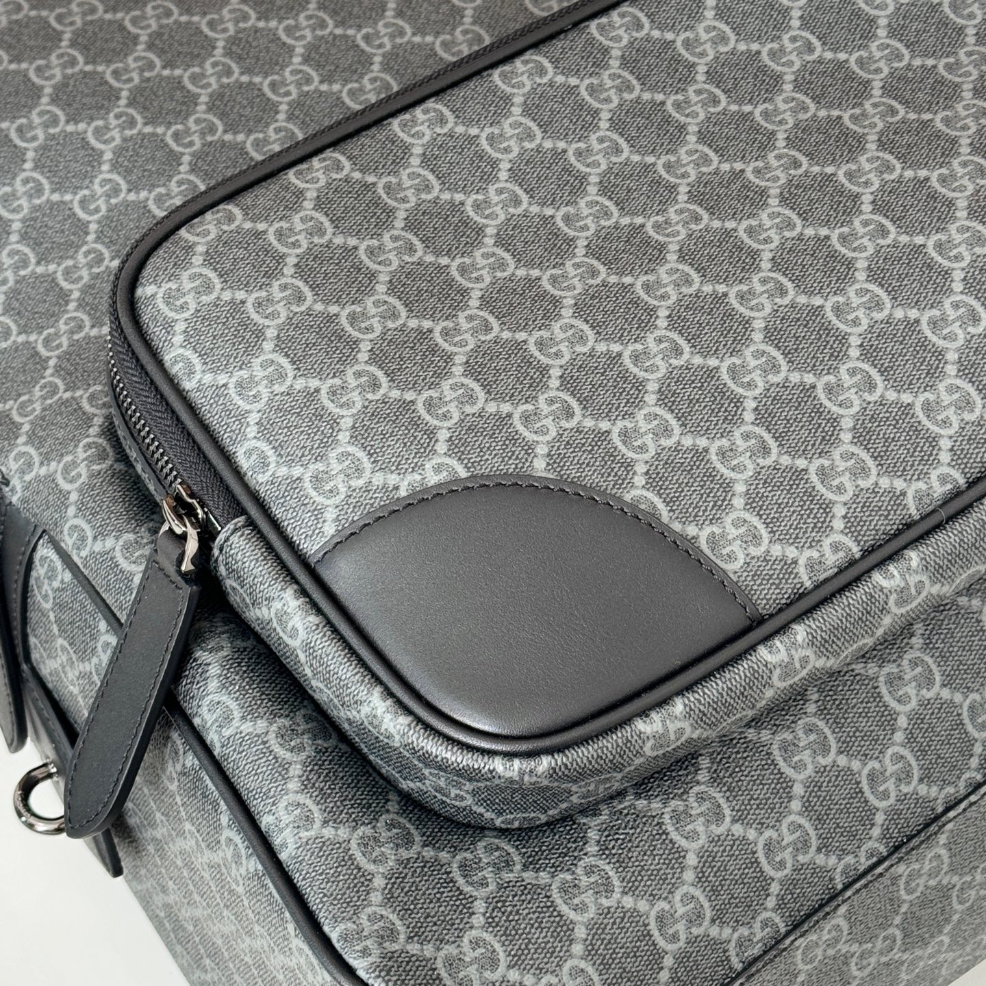 Gvc*1 backpack-31.5*41*14.5cm