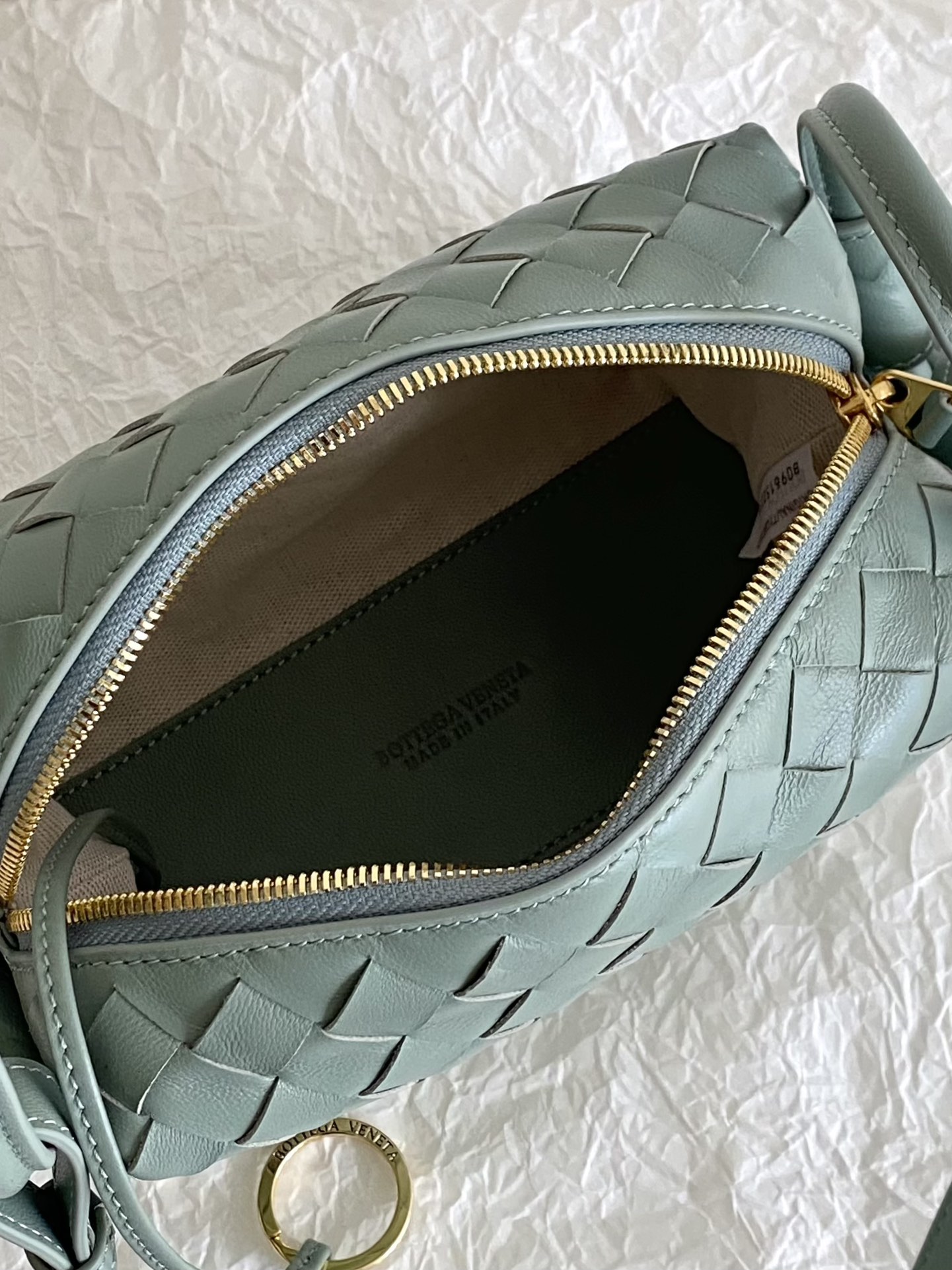 b0tt*ga Ven*ta loop lindy bag-21×13×13cm