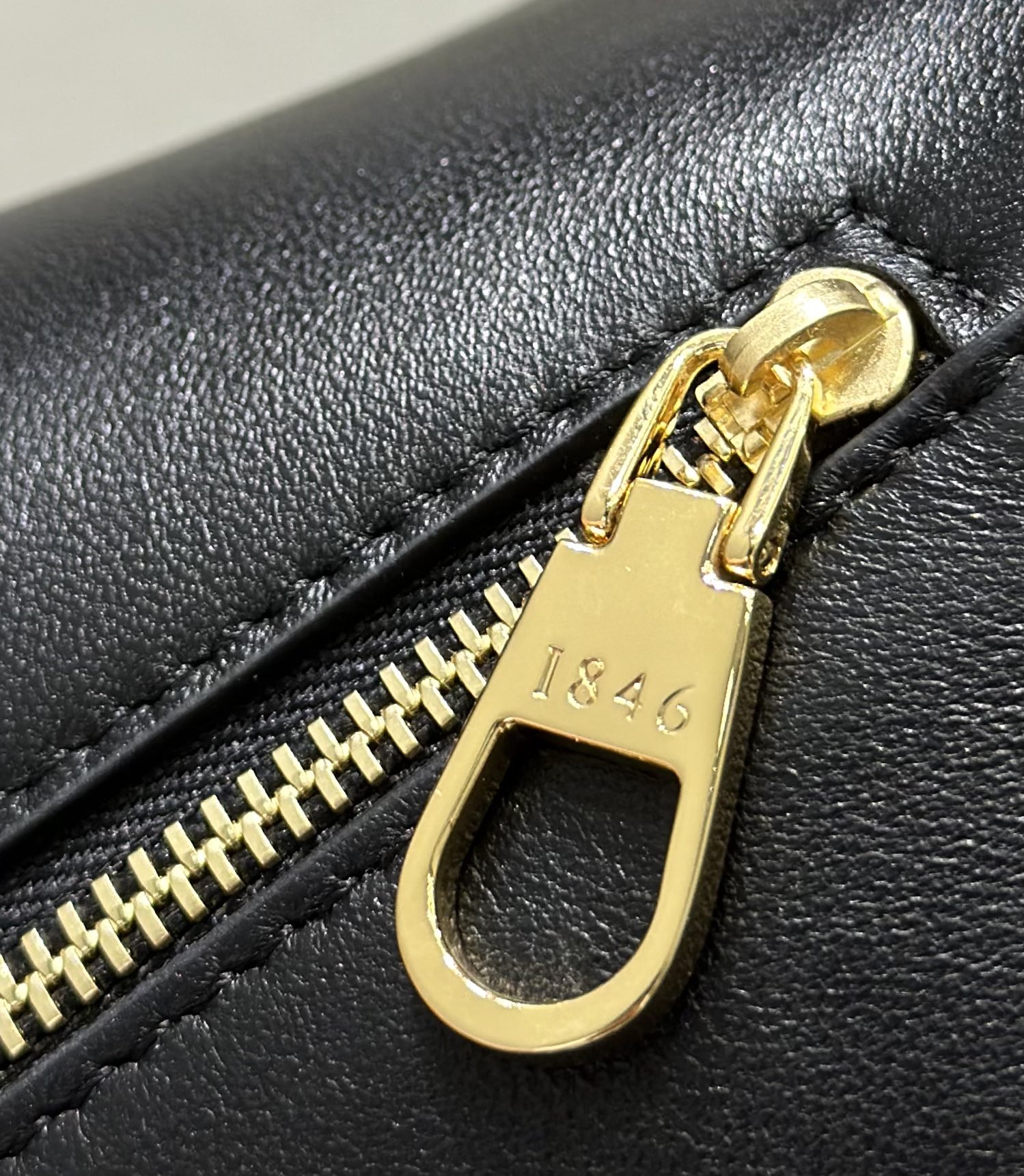 Lowee Puzzle Edge Bag-24*10.5*16.5CＭ