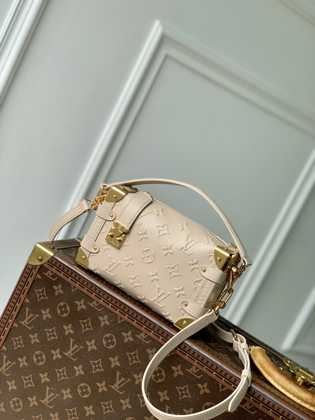 l0vis Vvtt0n side trunk pm-19 × 12.5 × 7.5cm