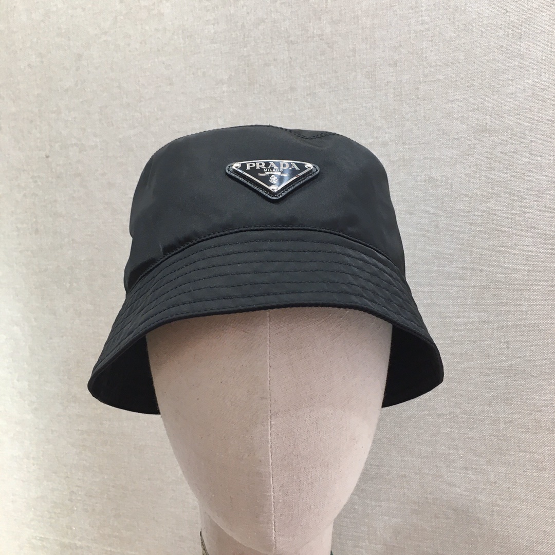 Pra*a hats