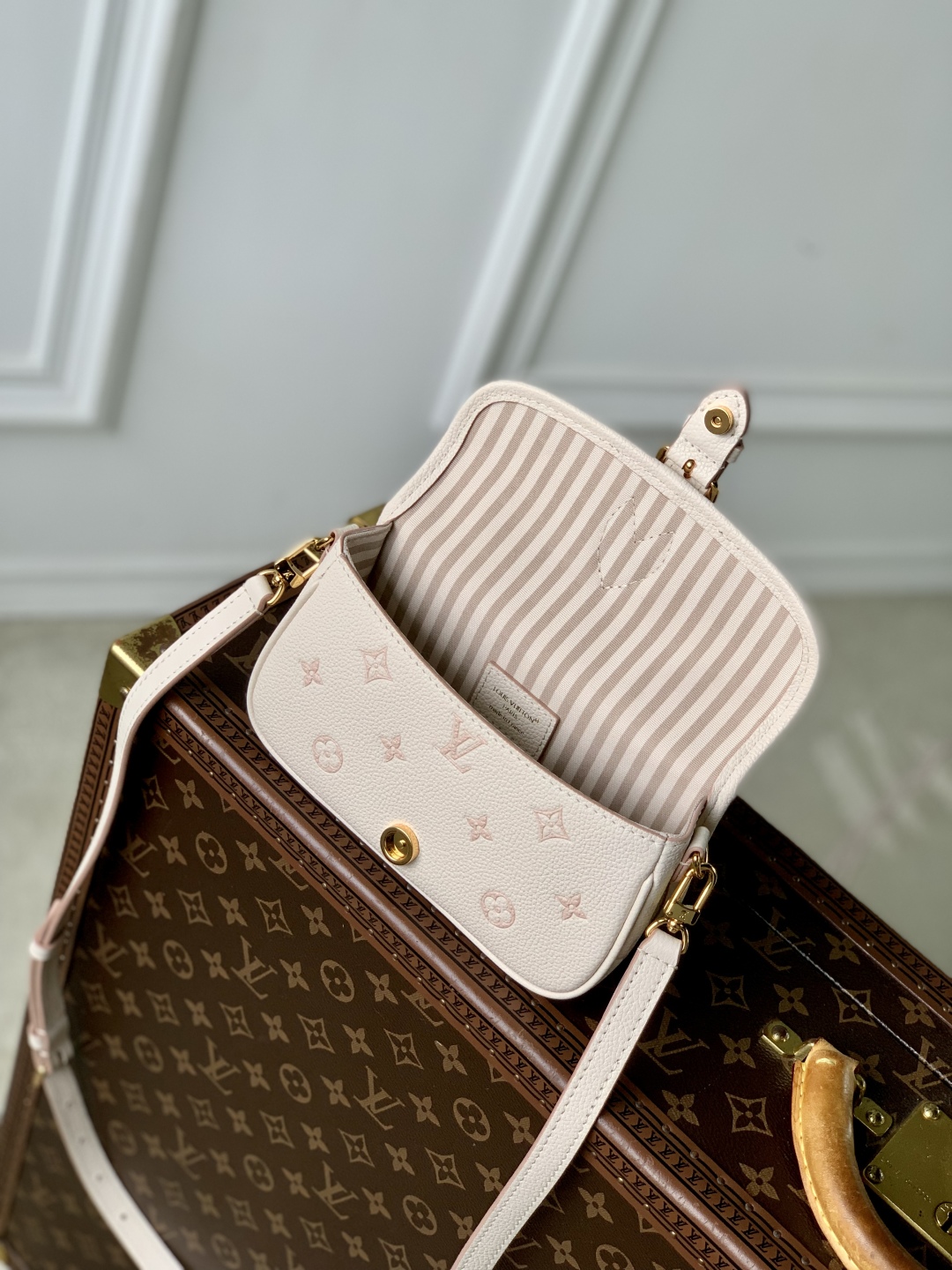 l0vis Vvtt0n nano diane handbags-m83566-19*10.5*6cm