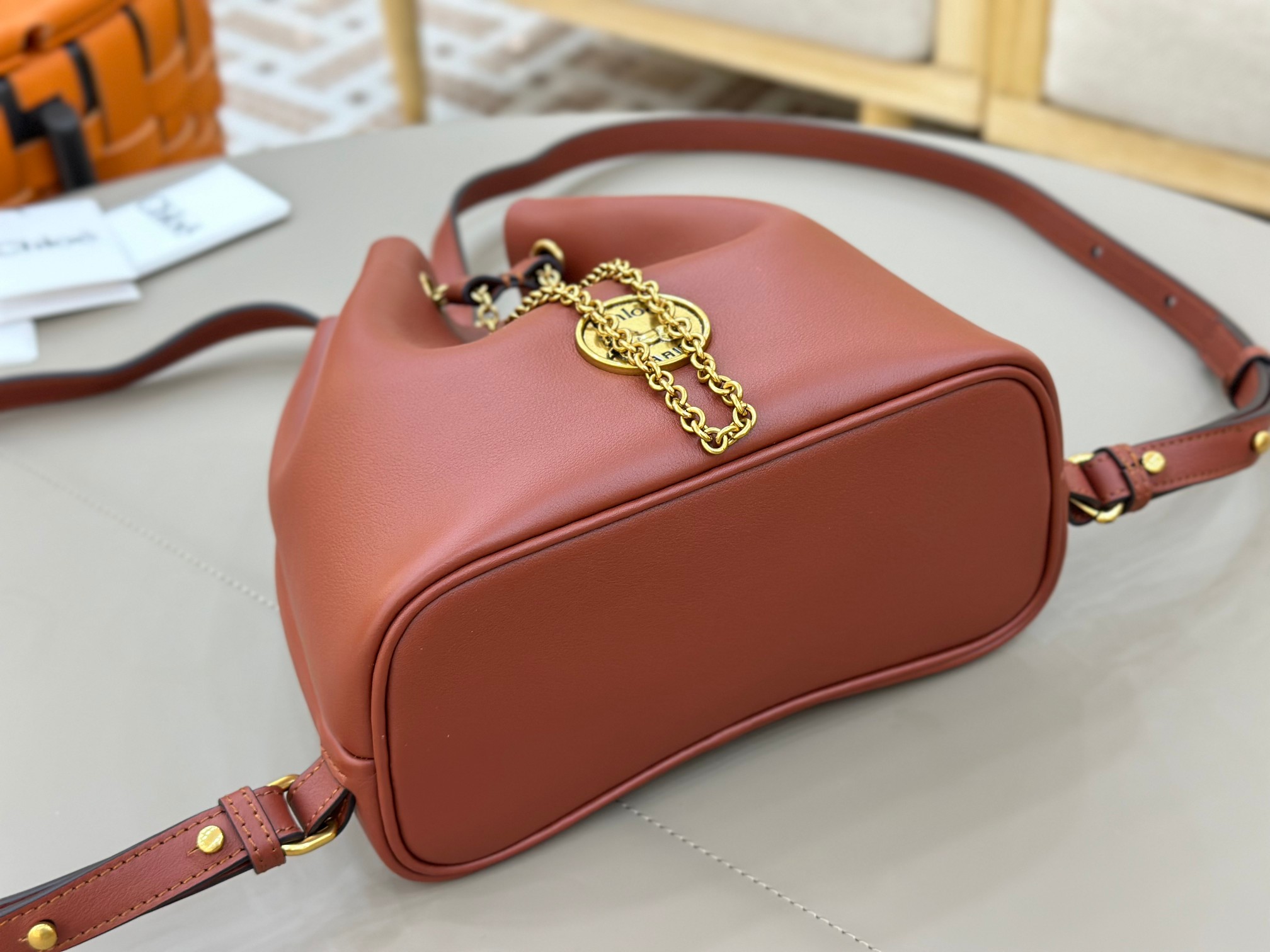 Ch10é bracelet backpack in grained leather-22*20*10.5cm