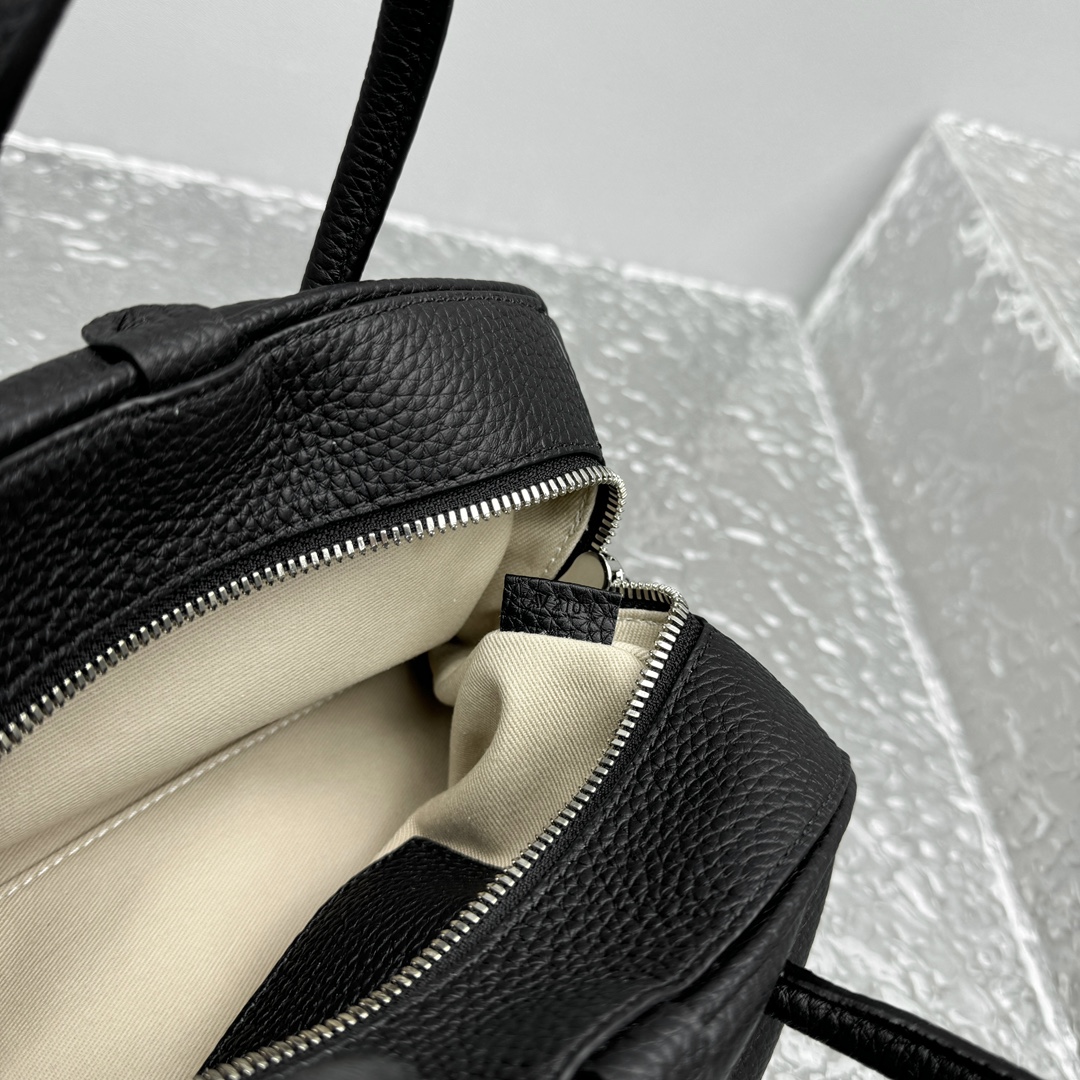 Ja*qvemvs le turismo bag-26*17*11cm