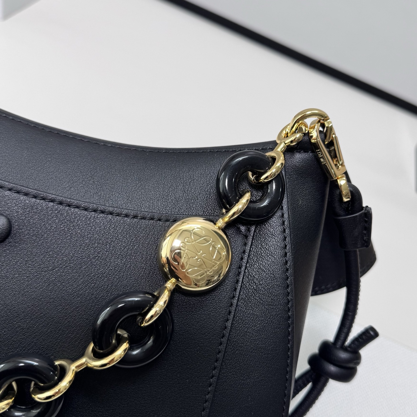 Lowee Ola Chain-Link Shoulder Bag-26*18*13CＭ