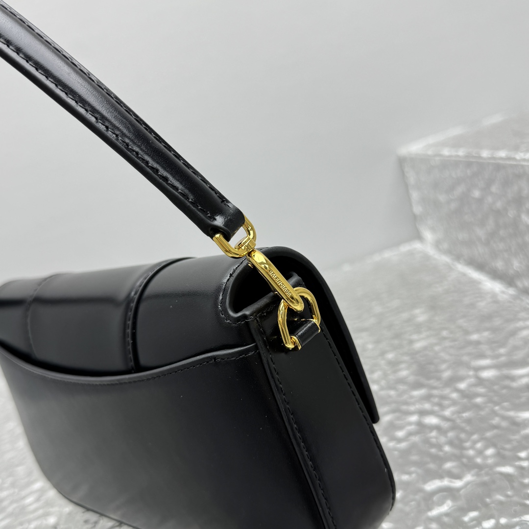 Ba1en*iaga hourglass bag-23x13*4cm