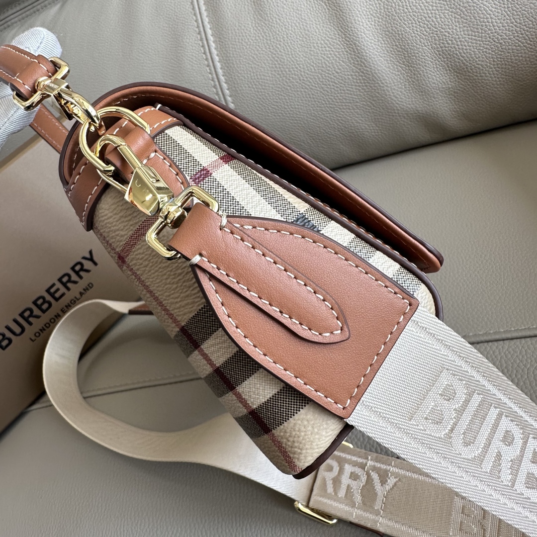 Bv*b*rry vintage bag-24 x 8 x 14ccm