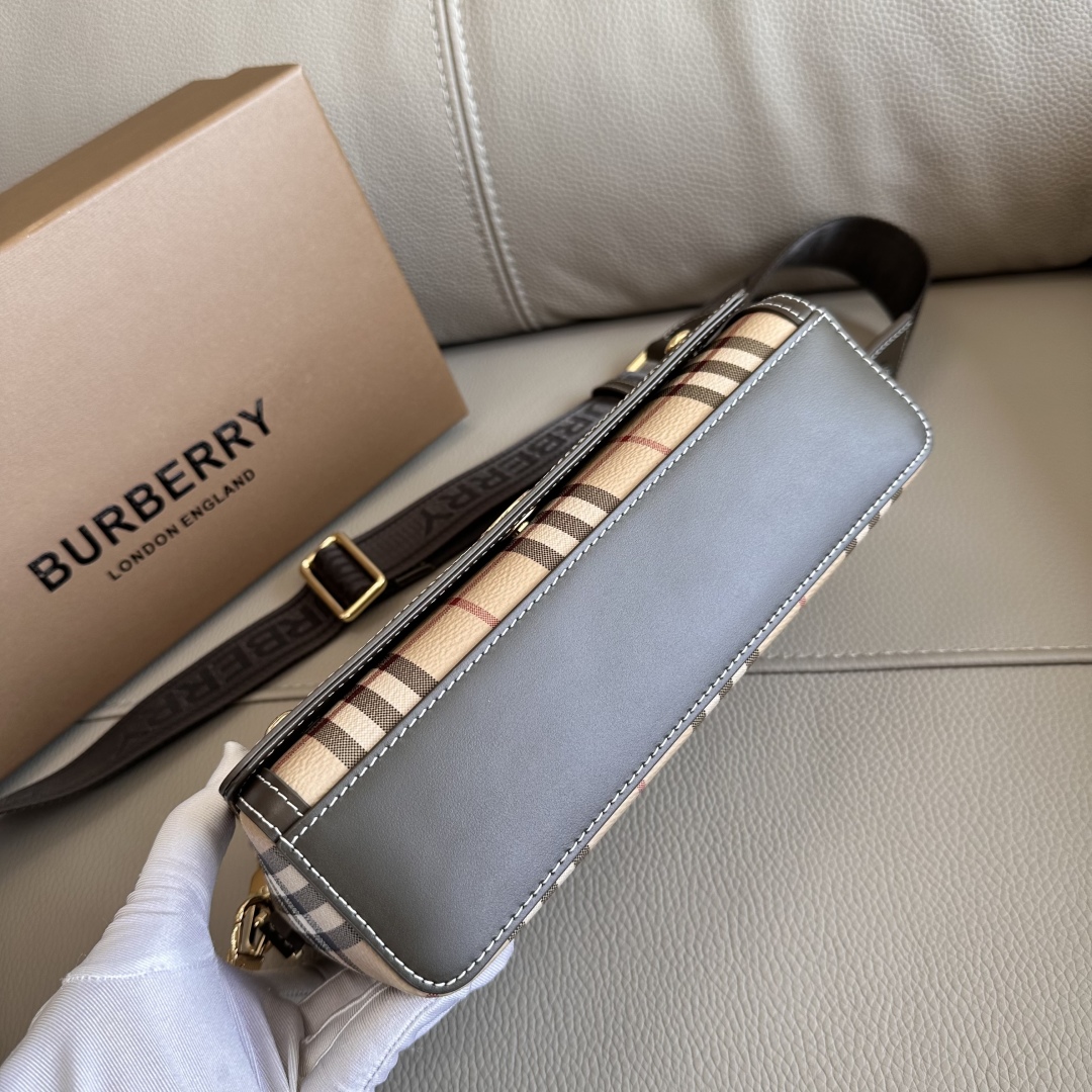 Bv*b*rry vintage bag-25 x 8.5 x 18cm