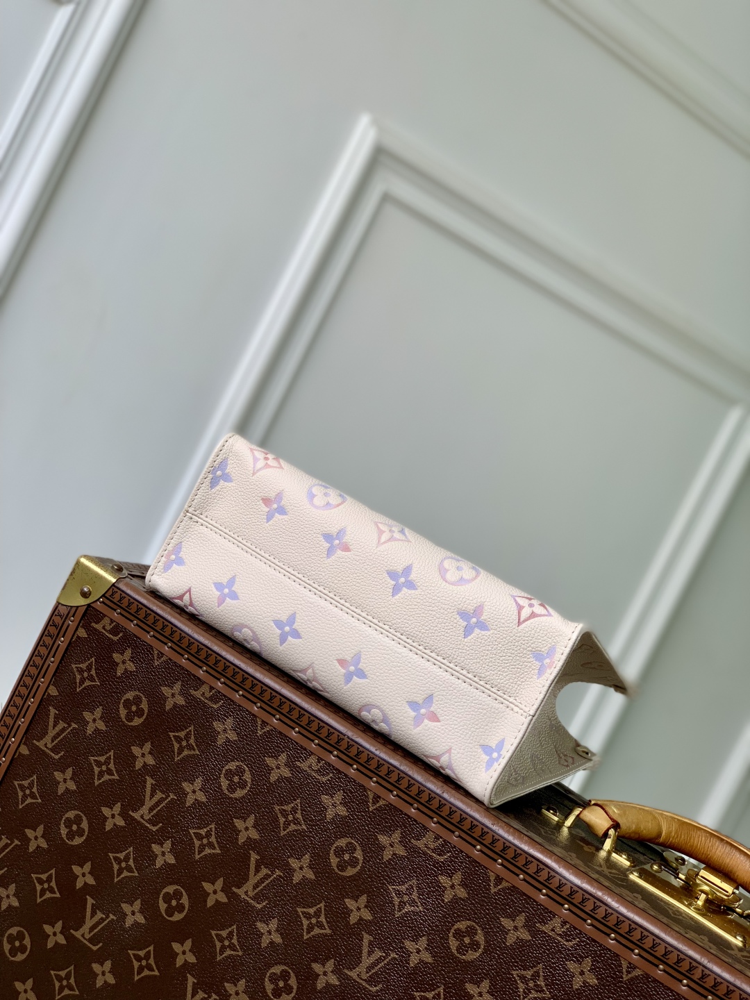 l0vis Vvtt0n onthego monogram bold handbag-m14576-19 x 11.5 x 25cm
