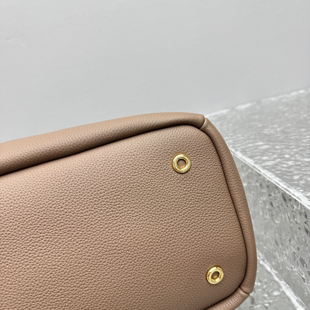 L0r0 P1ana needle bag-38*21*18cm