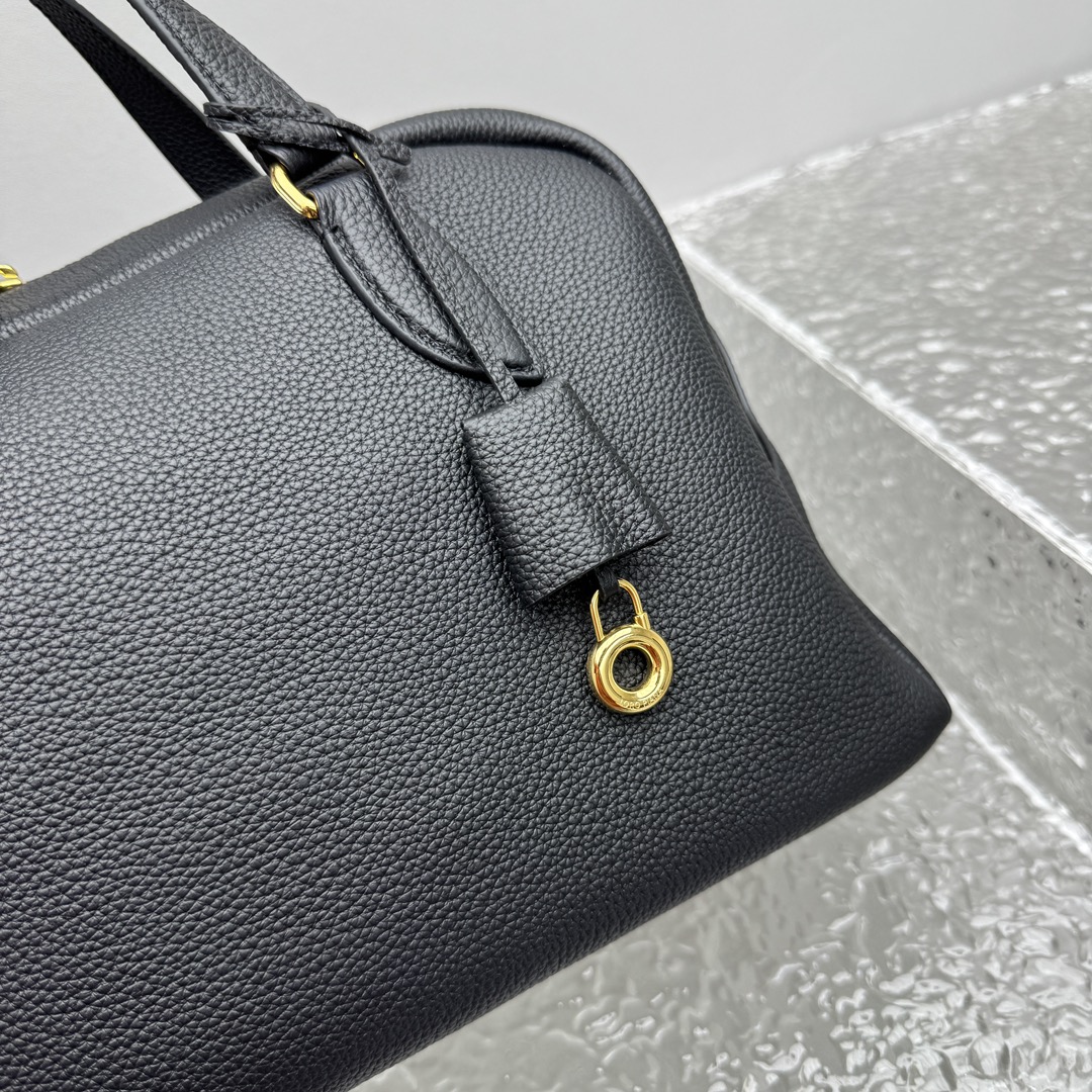 L0r0 P1ana needle bag(black)-38*21*18cm