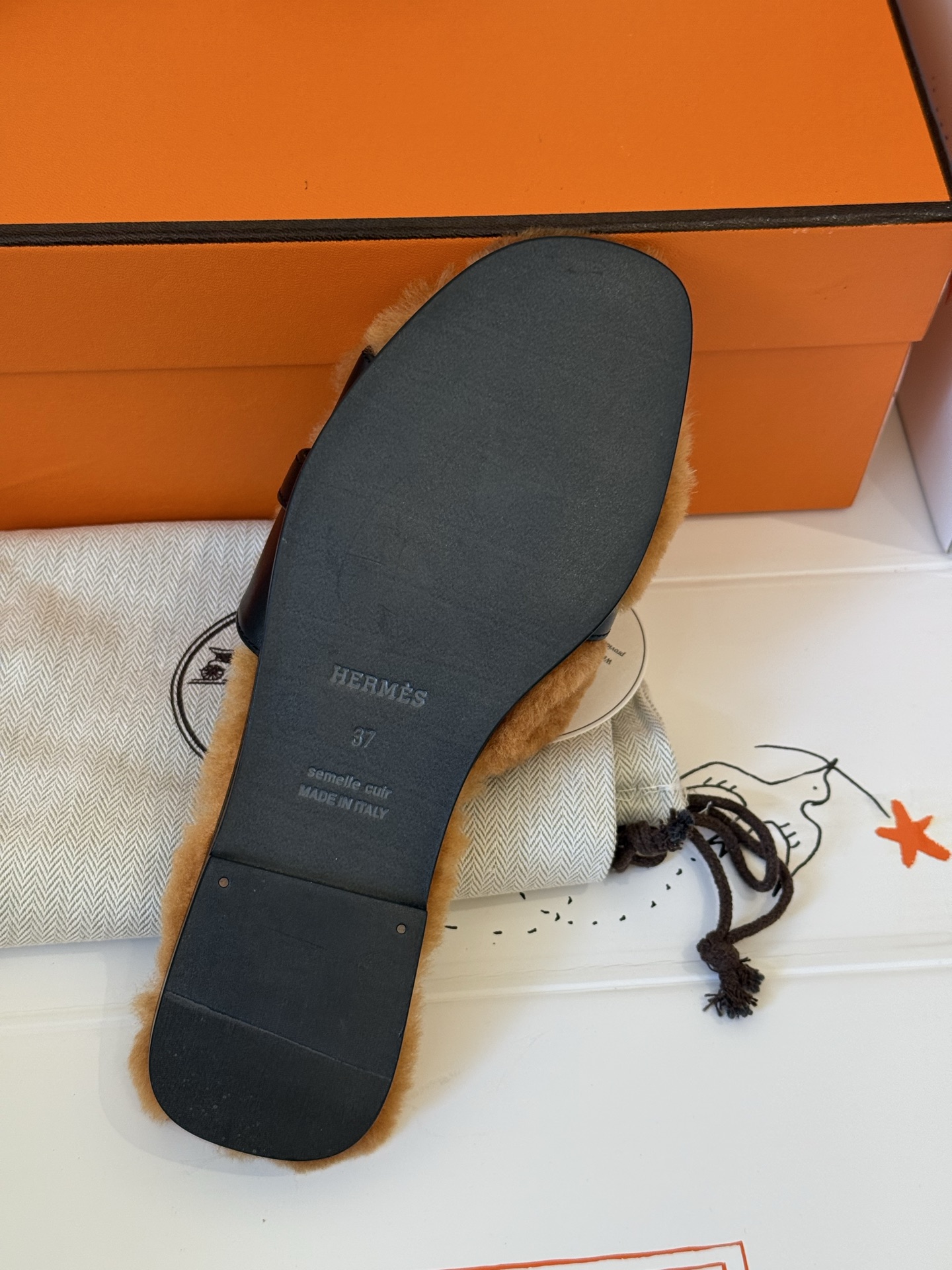 H**me5 slippers