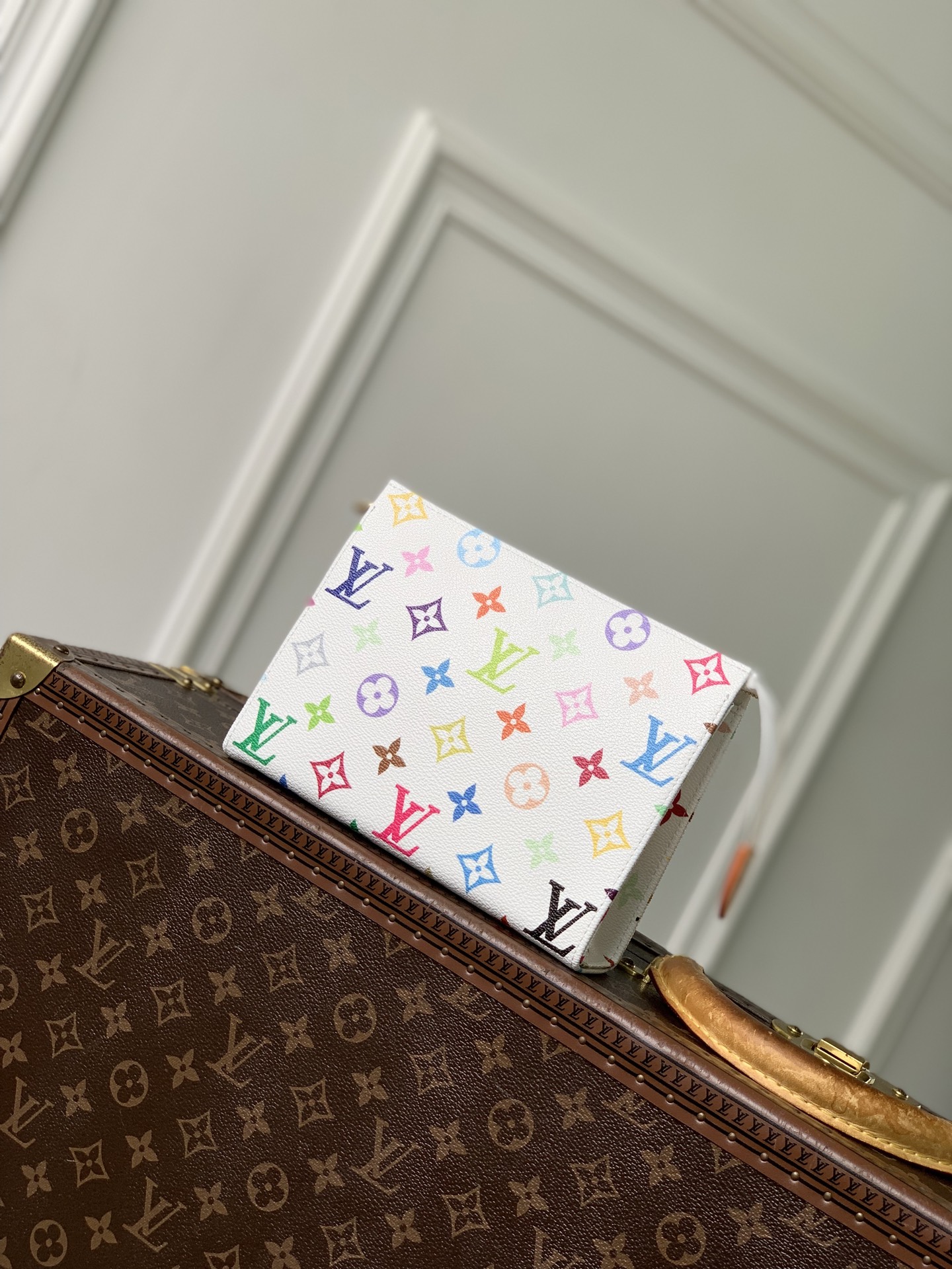 L0vis Vvtt0n Hills Pochette-15 x 6 x 19CM