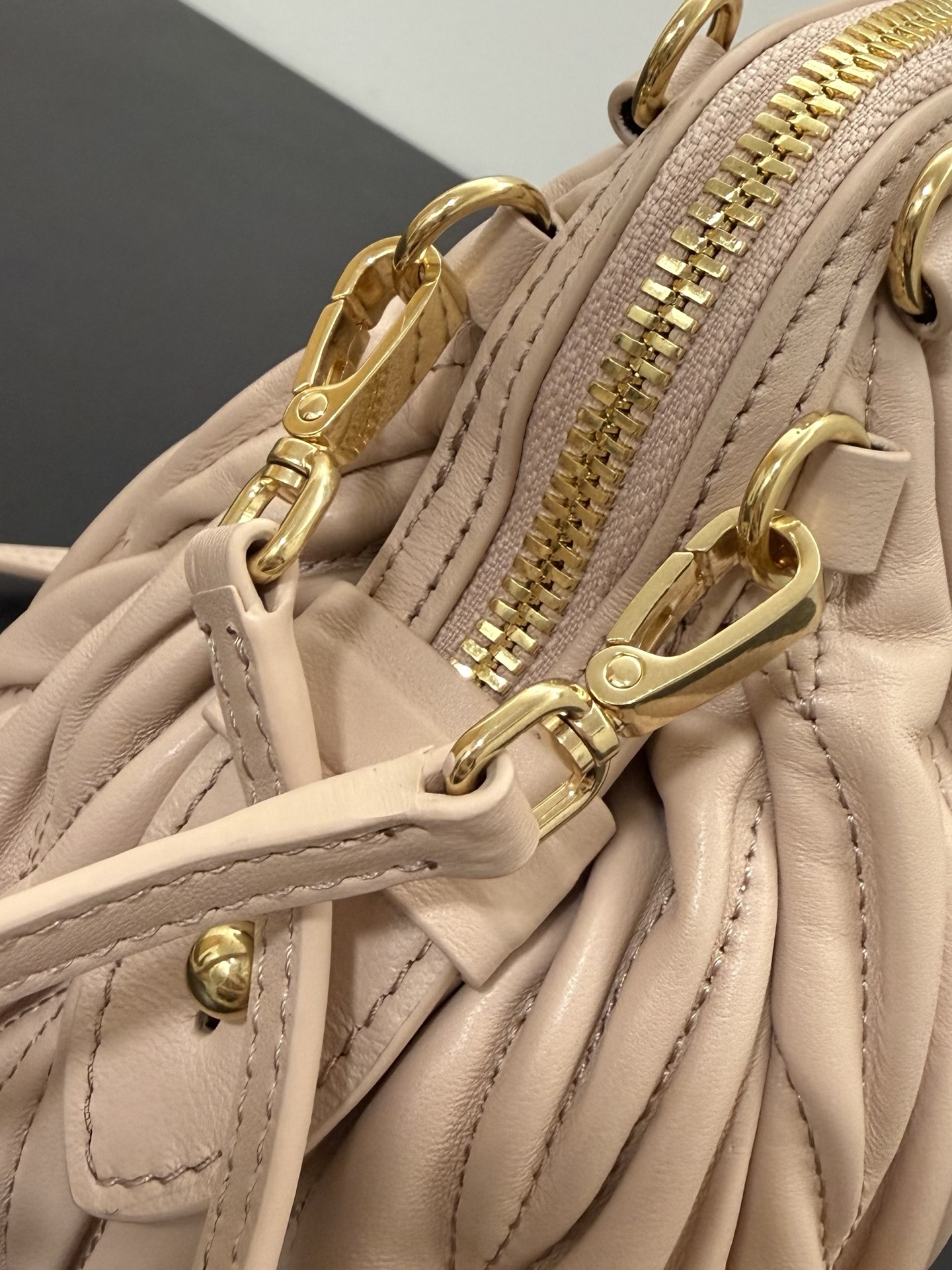 Miu Miu Matelassé Leather Clutch Bag-28* 14.5* 10CM