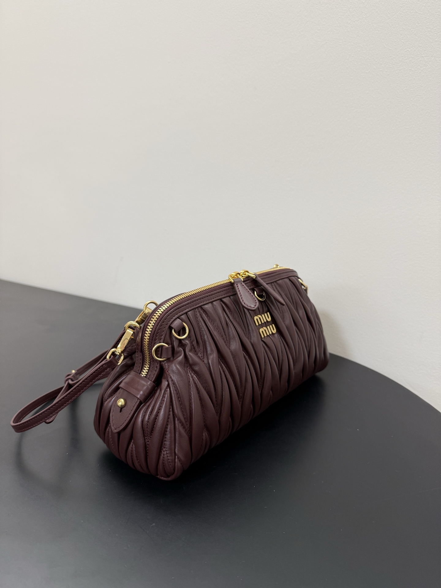 Miu Miu Matelassé Leather Clutch Bag-28* 14.5* 10CM