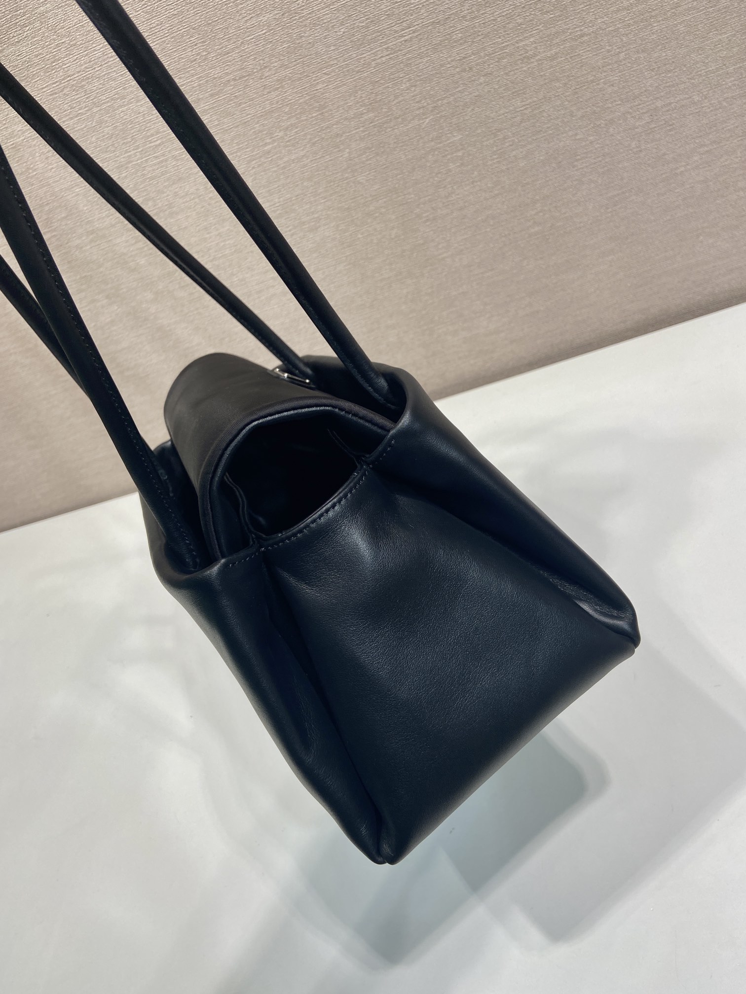 Pra*a Black Passage Medium Leather Bag-1BA495-28*14.5*12cm