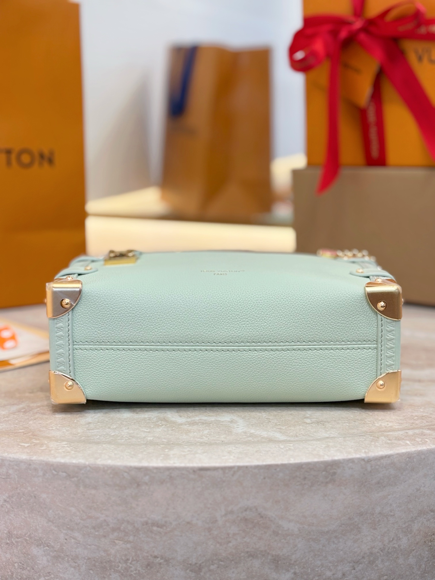 L0vis Vvtt0n Side Trunk -M14606-16 x 8.5 x 23.5CM