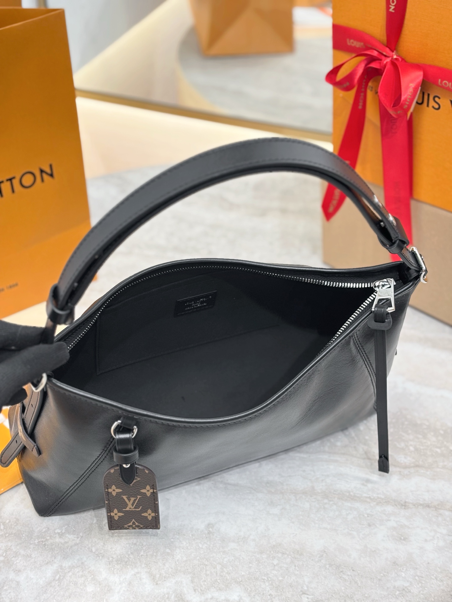 L0vis Vvtt0n CarryAll East West Vibe - Women - Handbags -M28160-36x19x10CM