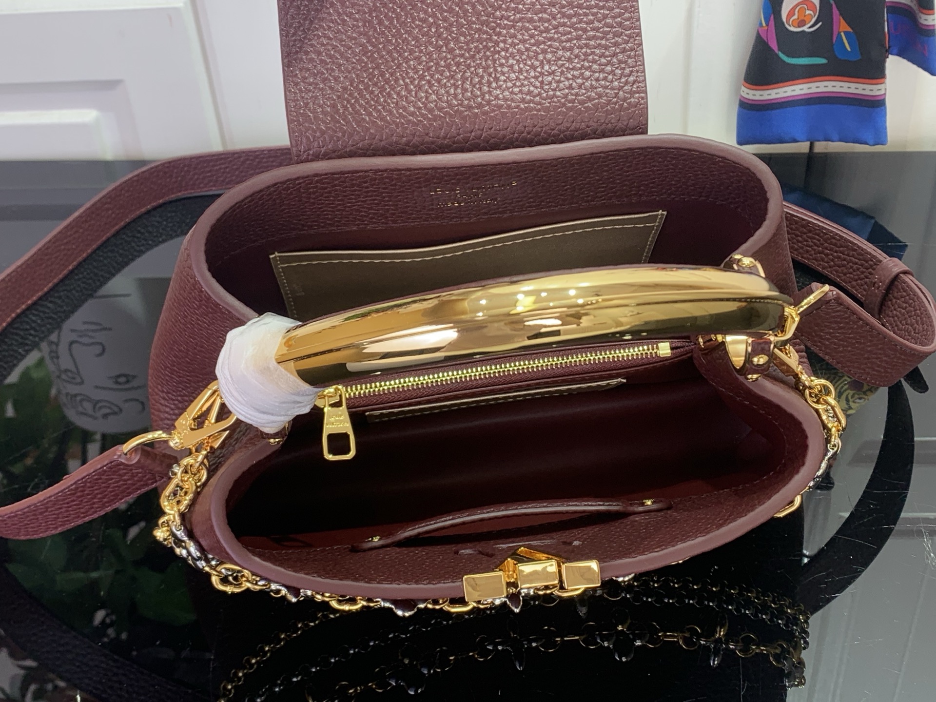 L0vis Vvtt0n Sac Capucines East West BB-29x18x9CM