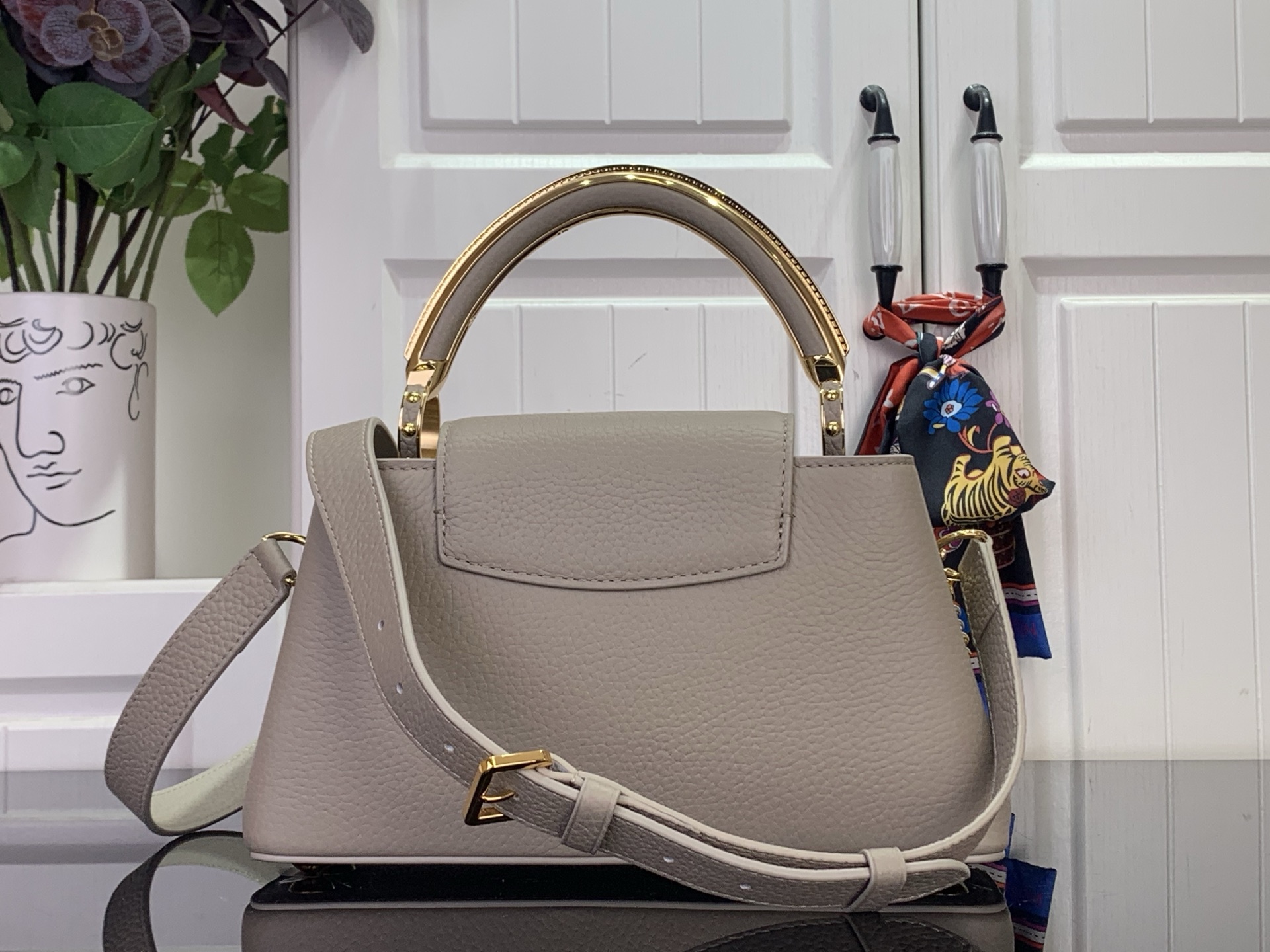 L0vis Vvtt0n Sac Capucines East West BB-29x18x9CM