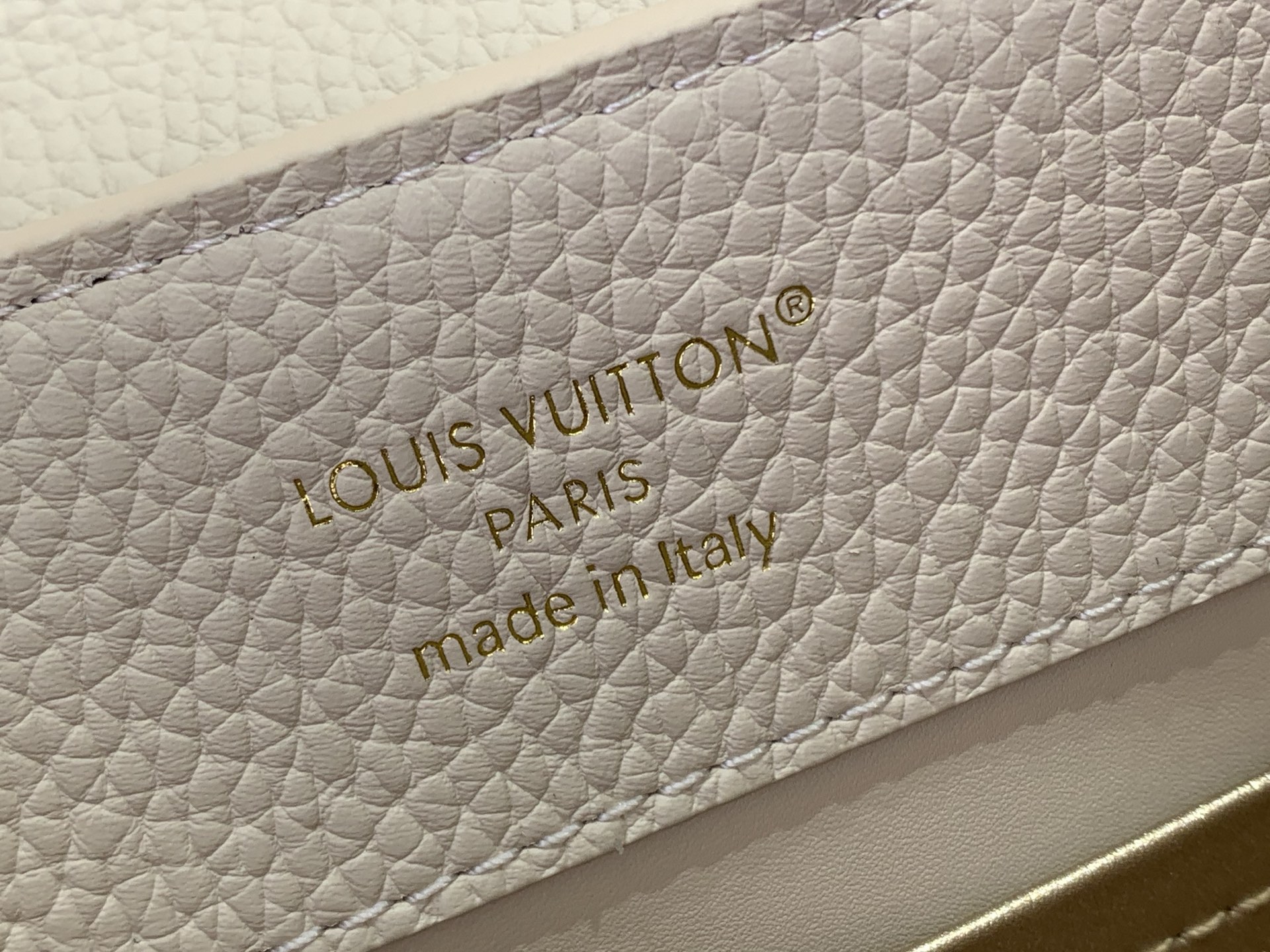 L0vis Vvtt0n Sac Capucines East West BB-29x18x9CM