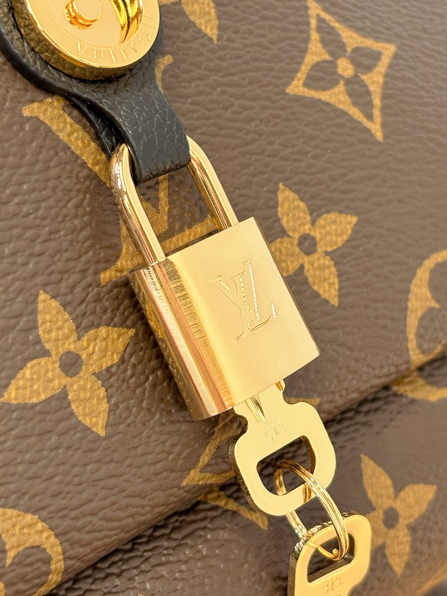 LV Saint Germain BB Monogram Canvas - Handbags M26398-24x17x9CM