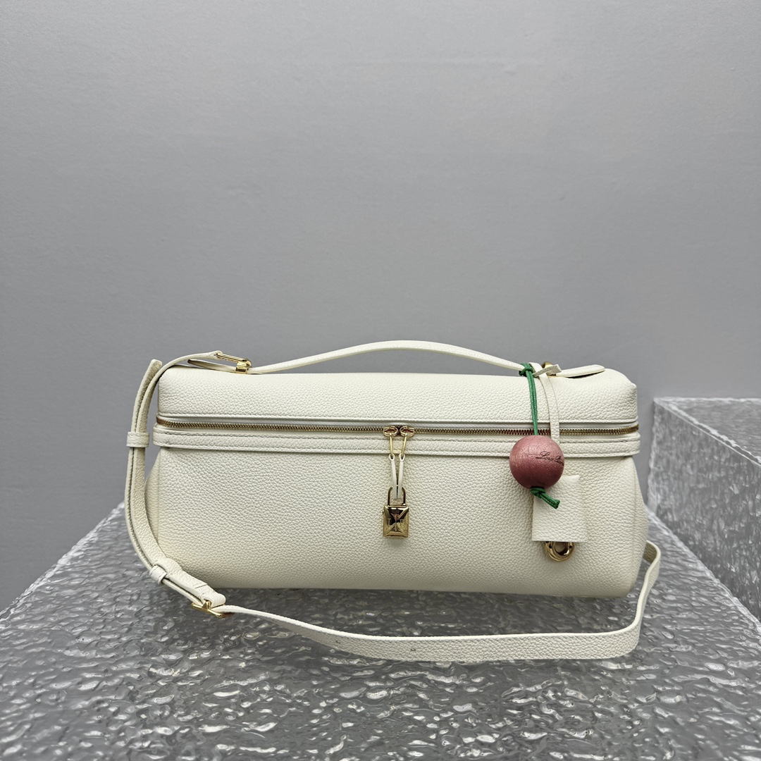 L0r0 P1ana Extra Softy Bag L33-33*14*9CM