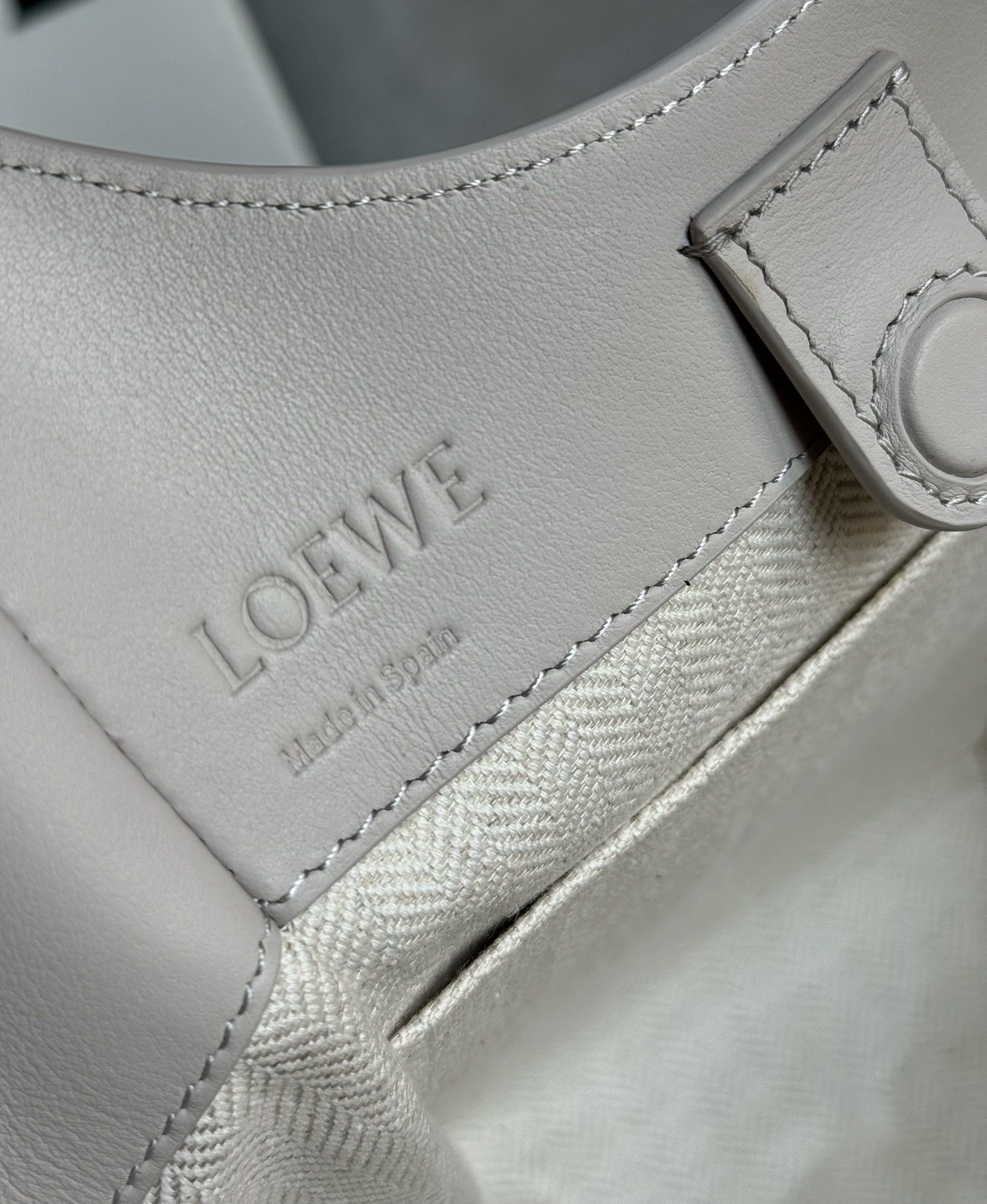 Lowee Hammock Flip Bag In Classic Calfskin-15*22.5*22CM