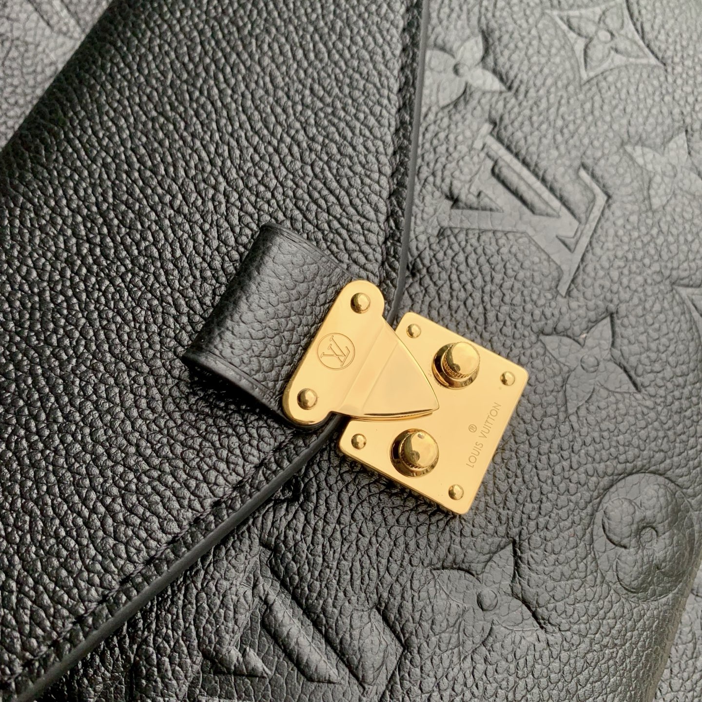 Lou*is Vvtt0n Hobo Métis Monogram Empreinte Leather-M27937-35 x 32.5 x 10CM