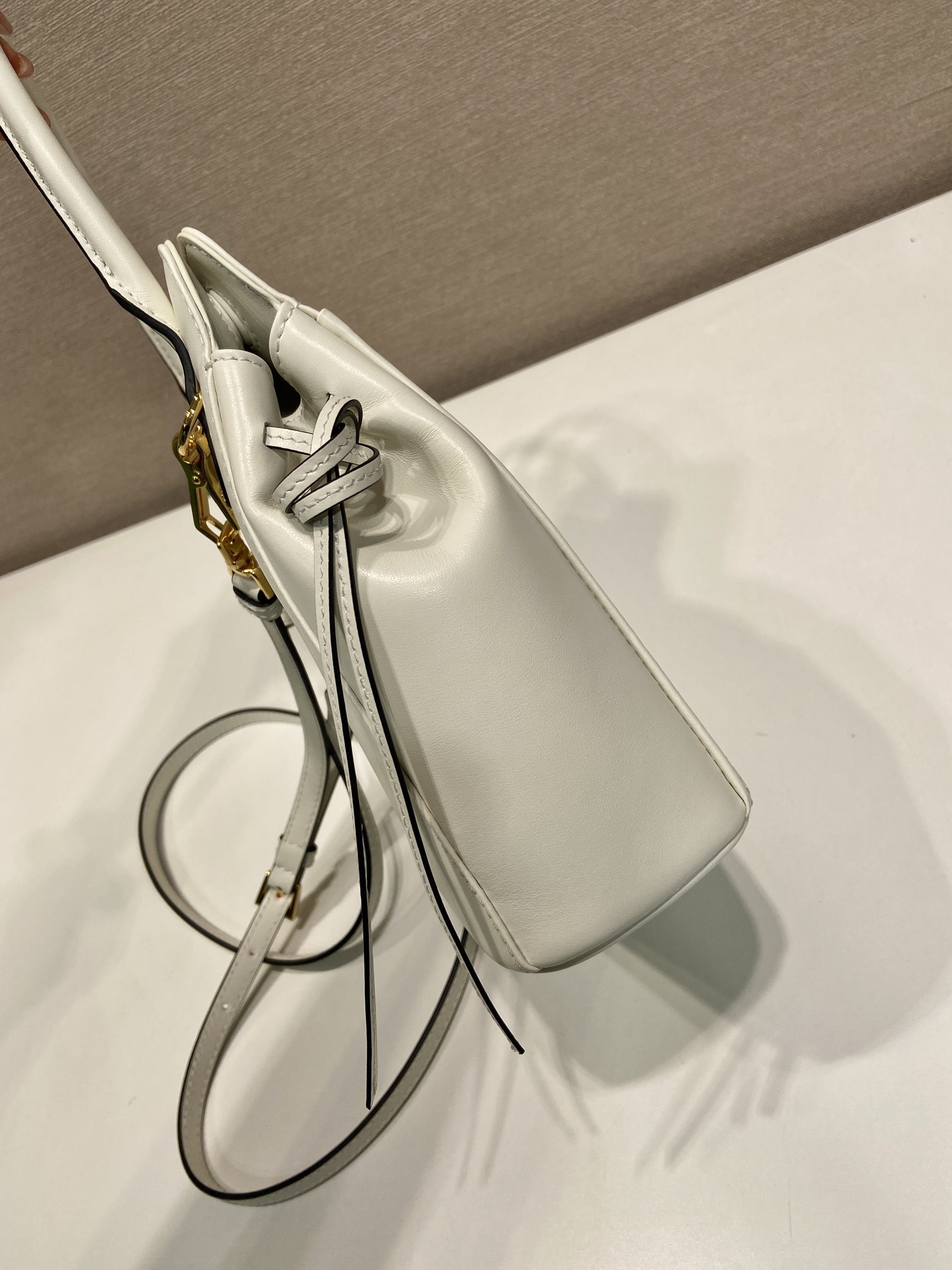 Pra*a Carry Leather Handbag 1BA496-19*21*7CM