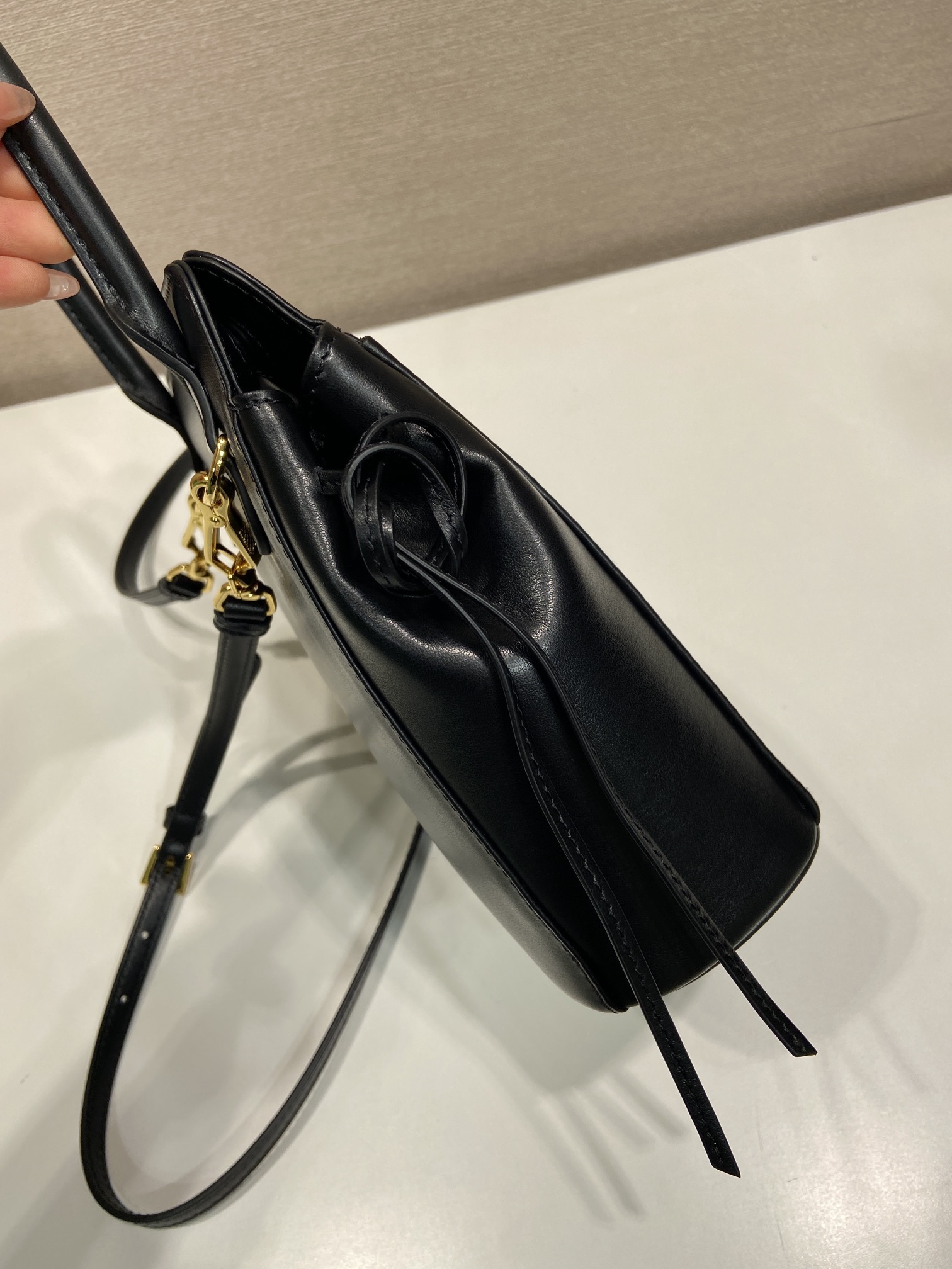 Pra*a Carry Leather Handbag 1BA496-19*21*7CM