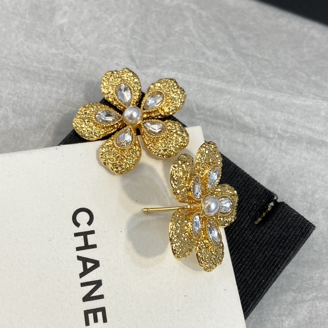 Ch@nel Earring